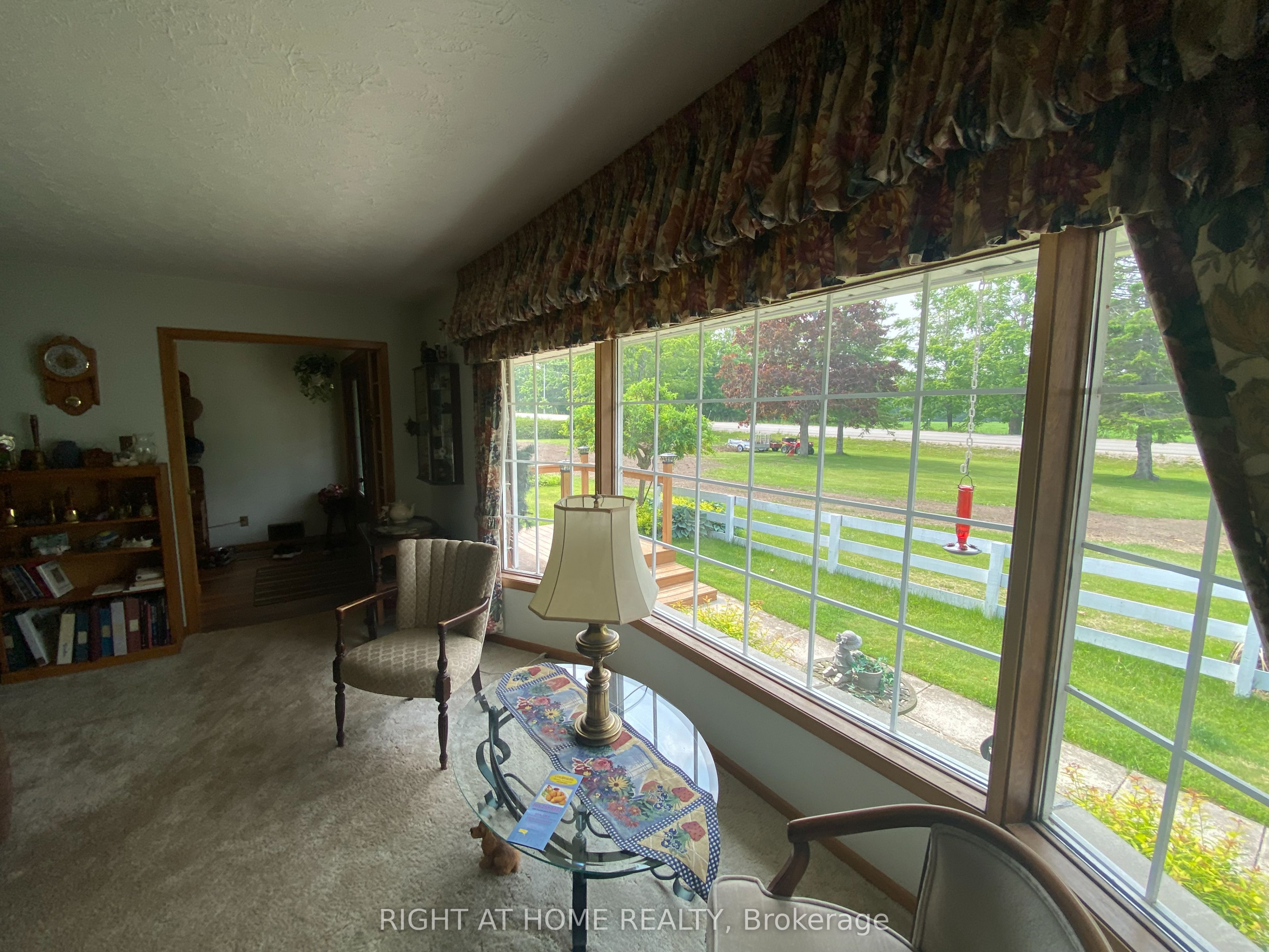 978 15/16 Sideroad Property Photo 16