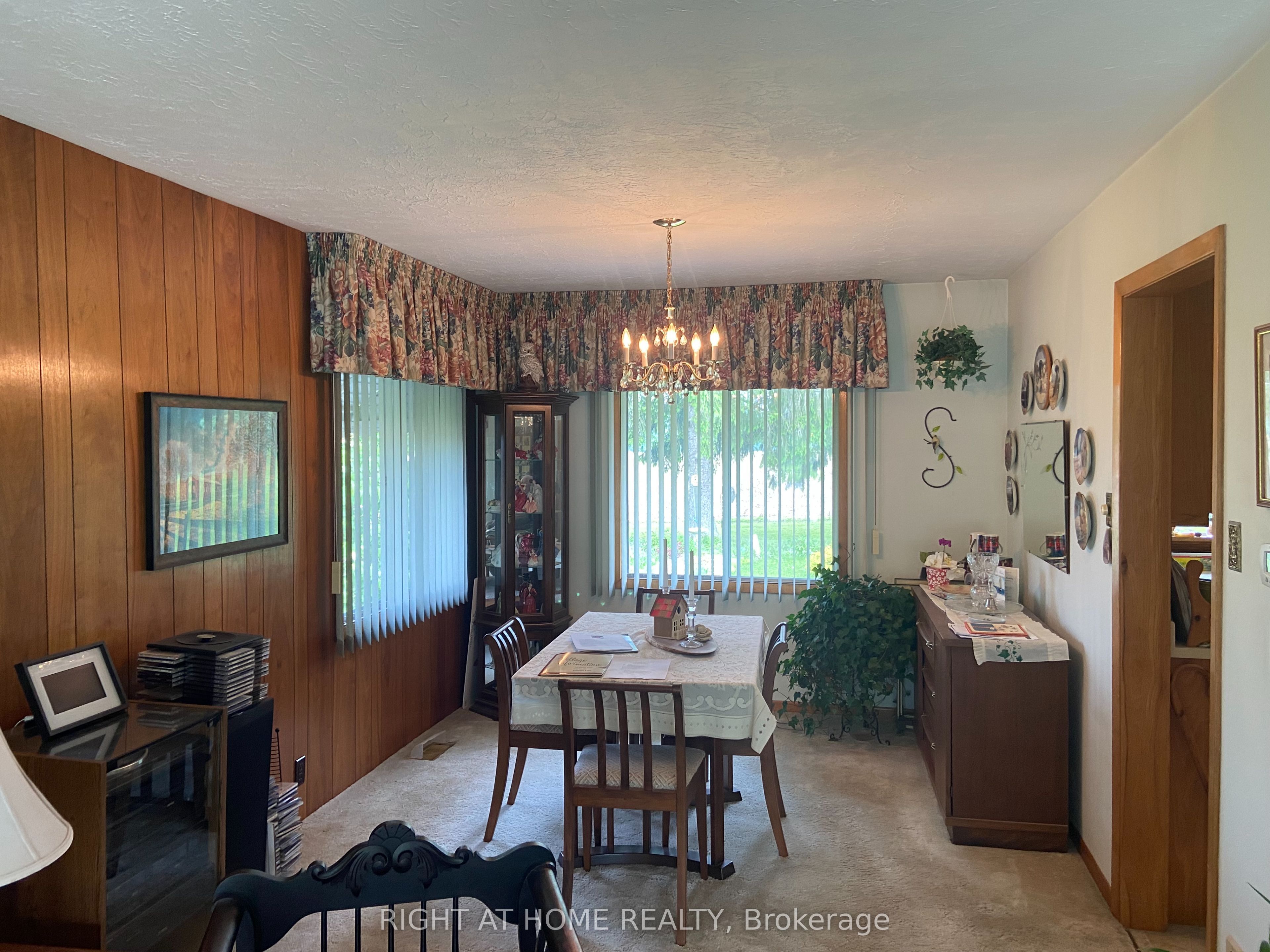 978 15/16 Sideroad Property Photo 18