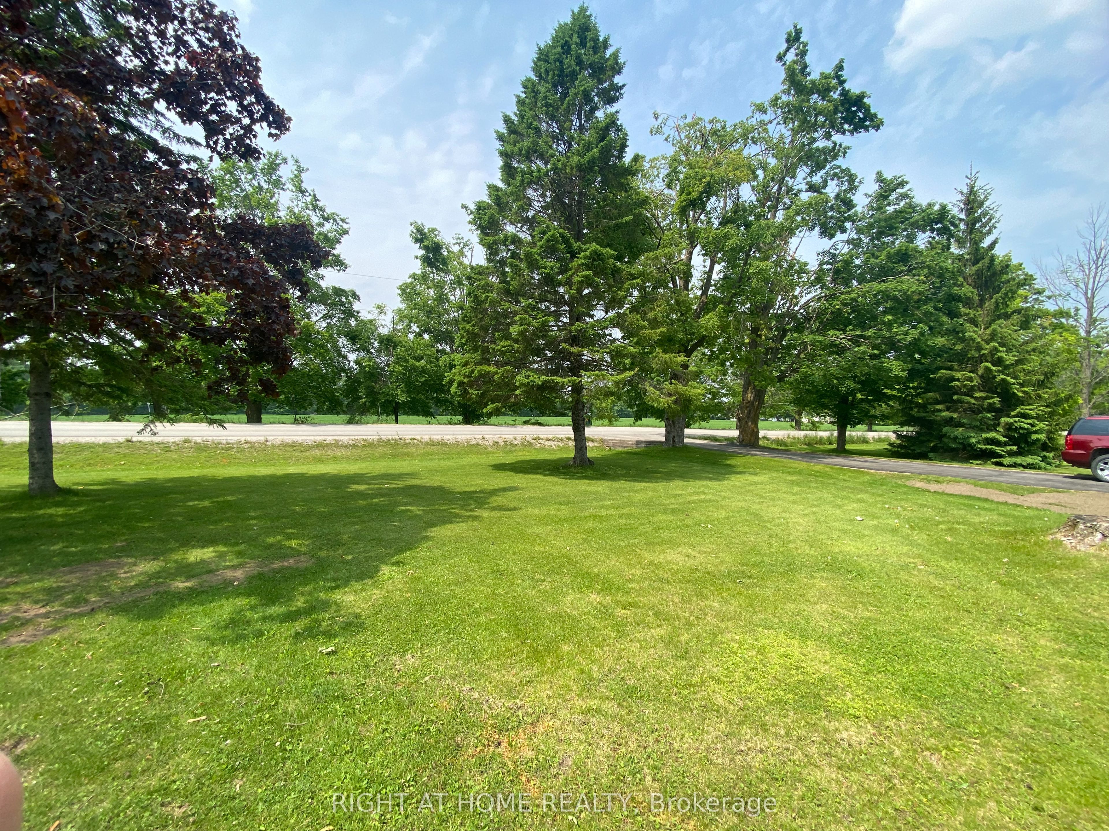 978 15/16 Sideroad Property Photo 26