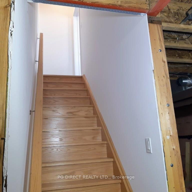 14 Danielle Crescent Property Photo 8