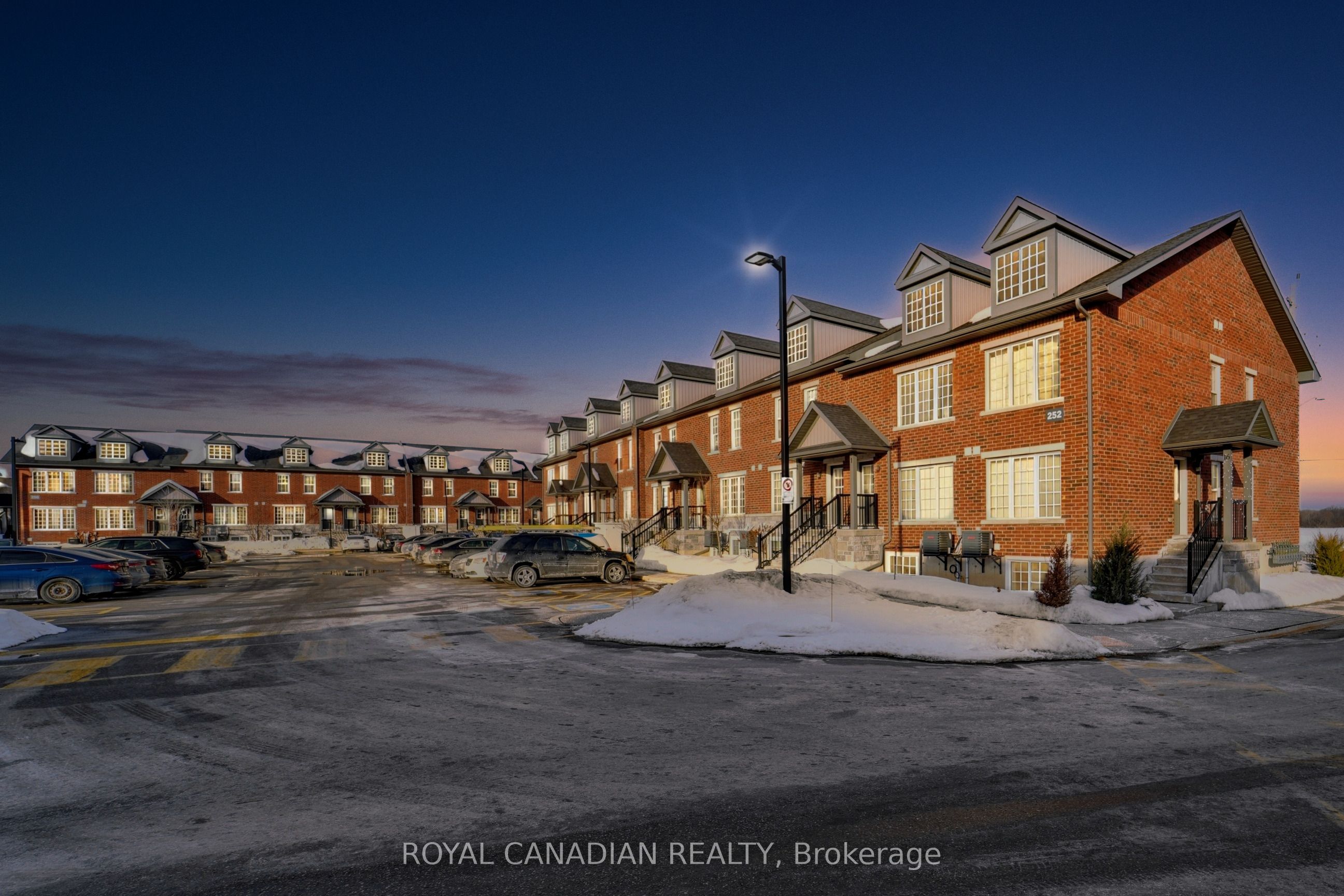 #14 - 252 Penetanguishene Road Property Photo 1