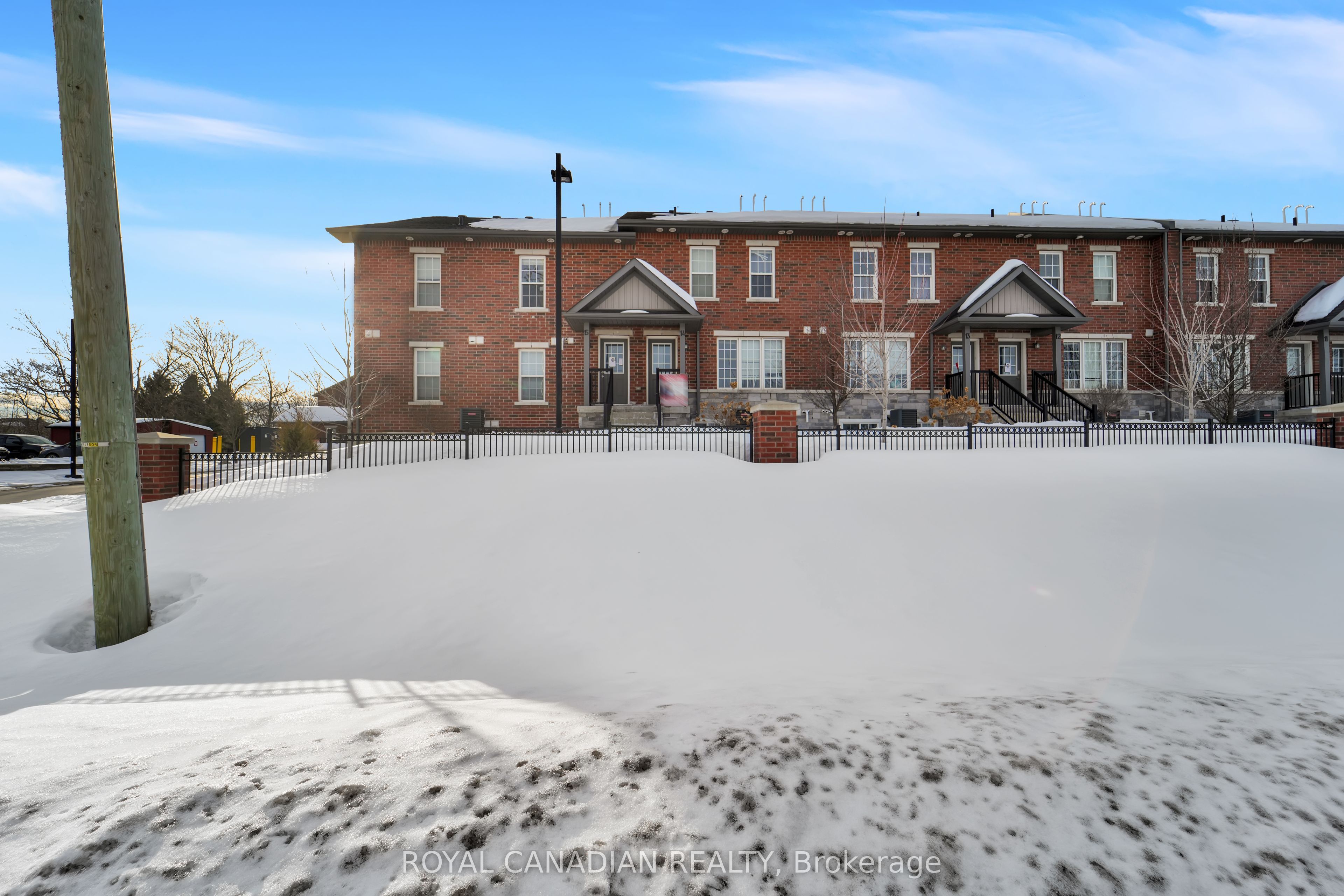 252 Penetanguishene Road 14 Property Photo 5