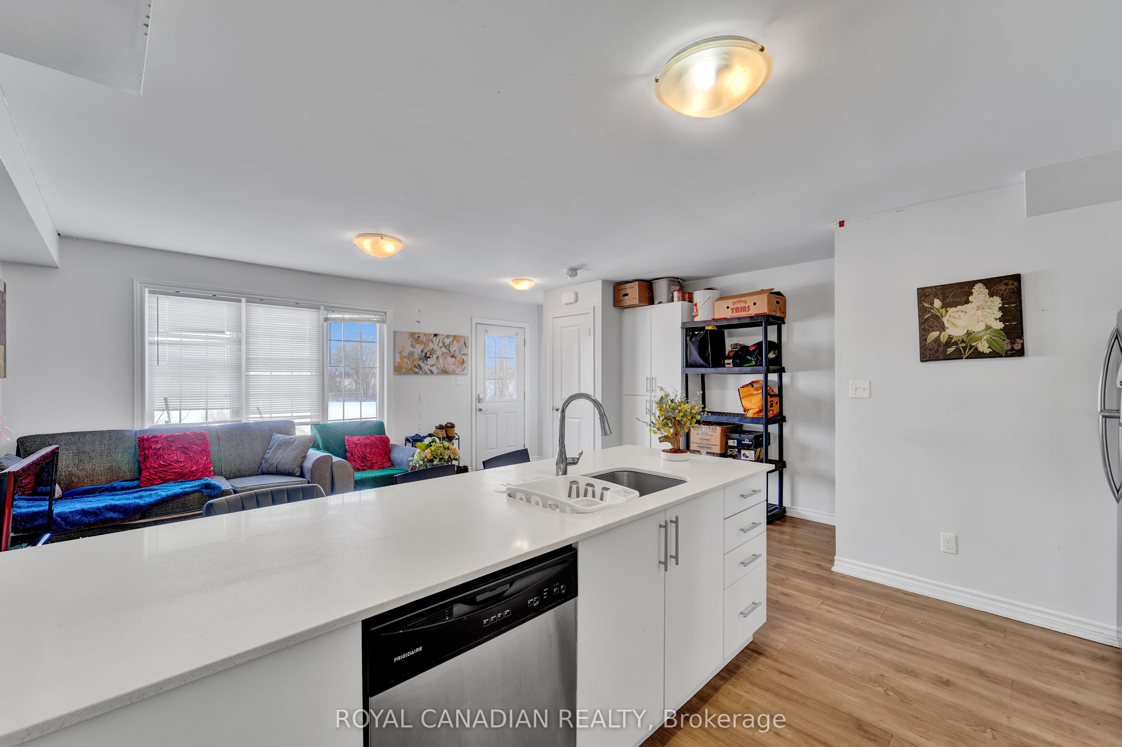 252 Penetanguishene Road 14 Property Photo 18