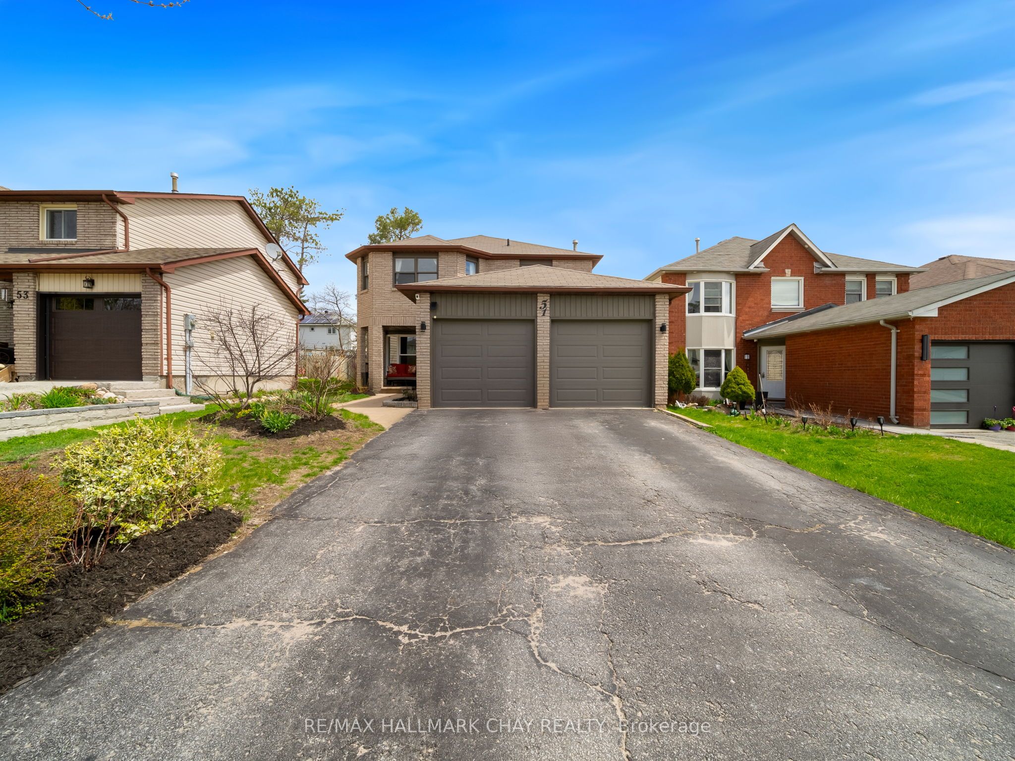 51 Shakespeare Cres Property Photo 2