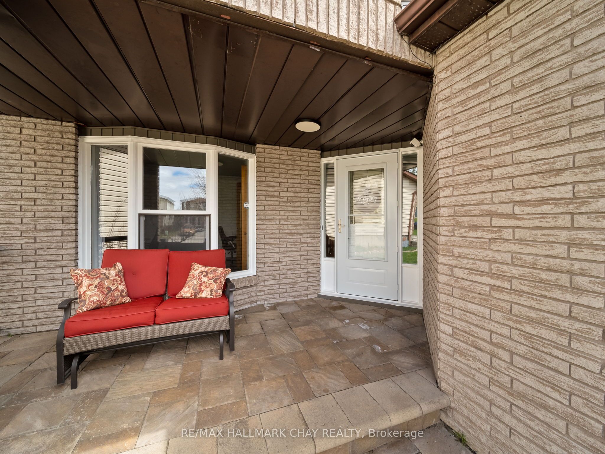51 Shakespeare Cres Property Photo 3