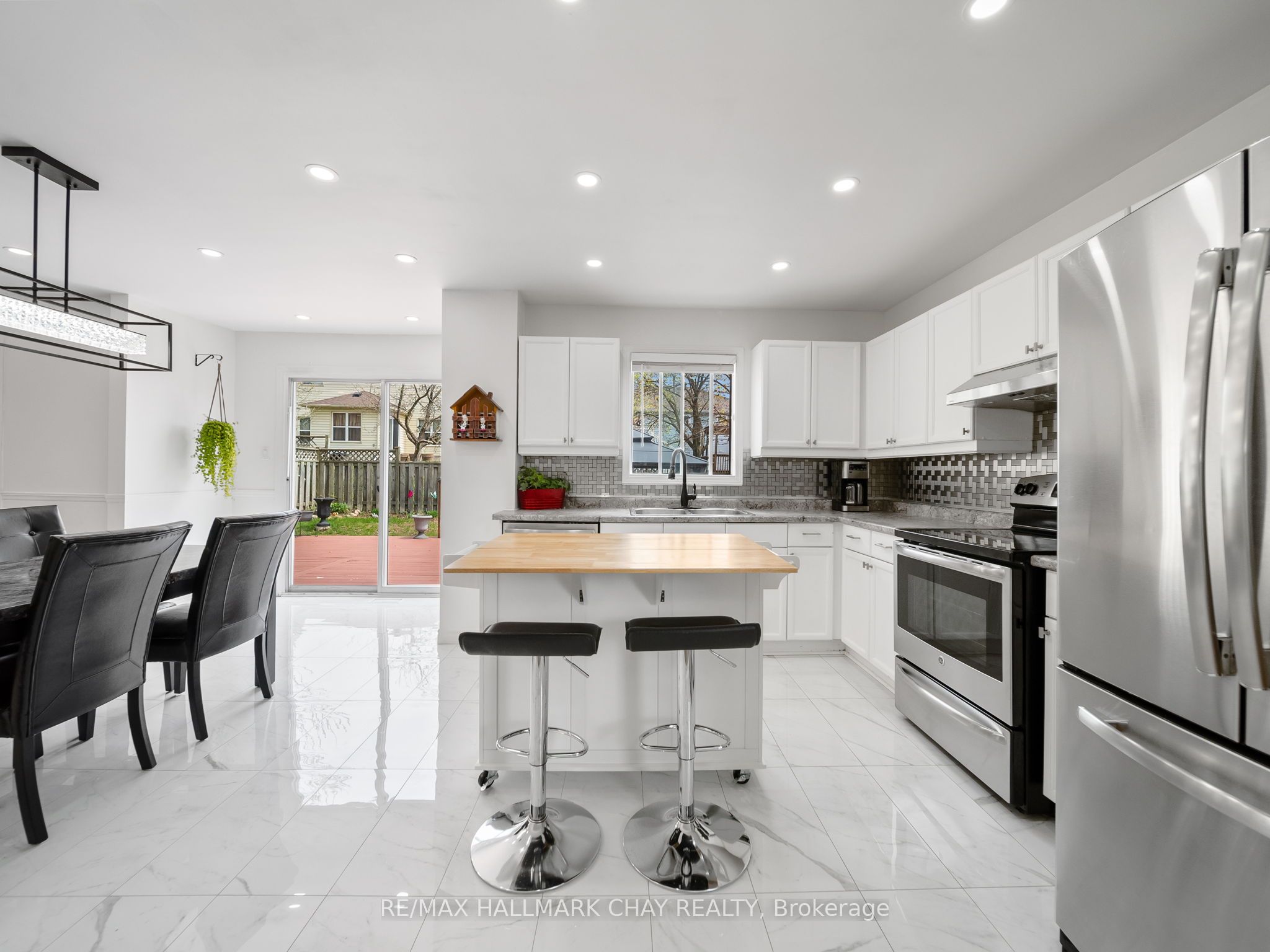 51 Shakespeare Cres Property Photo 11