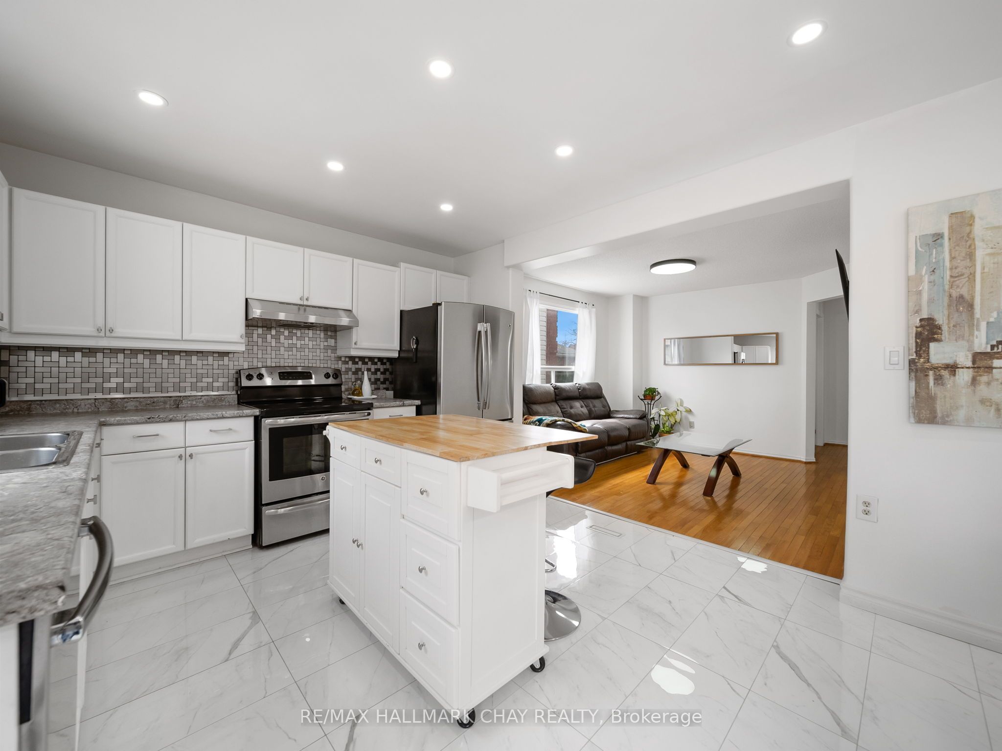 51 Shakespeare Cres Property Photo 13