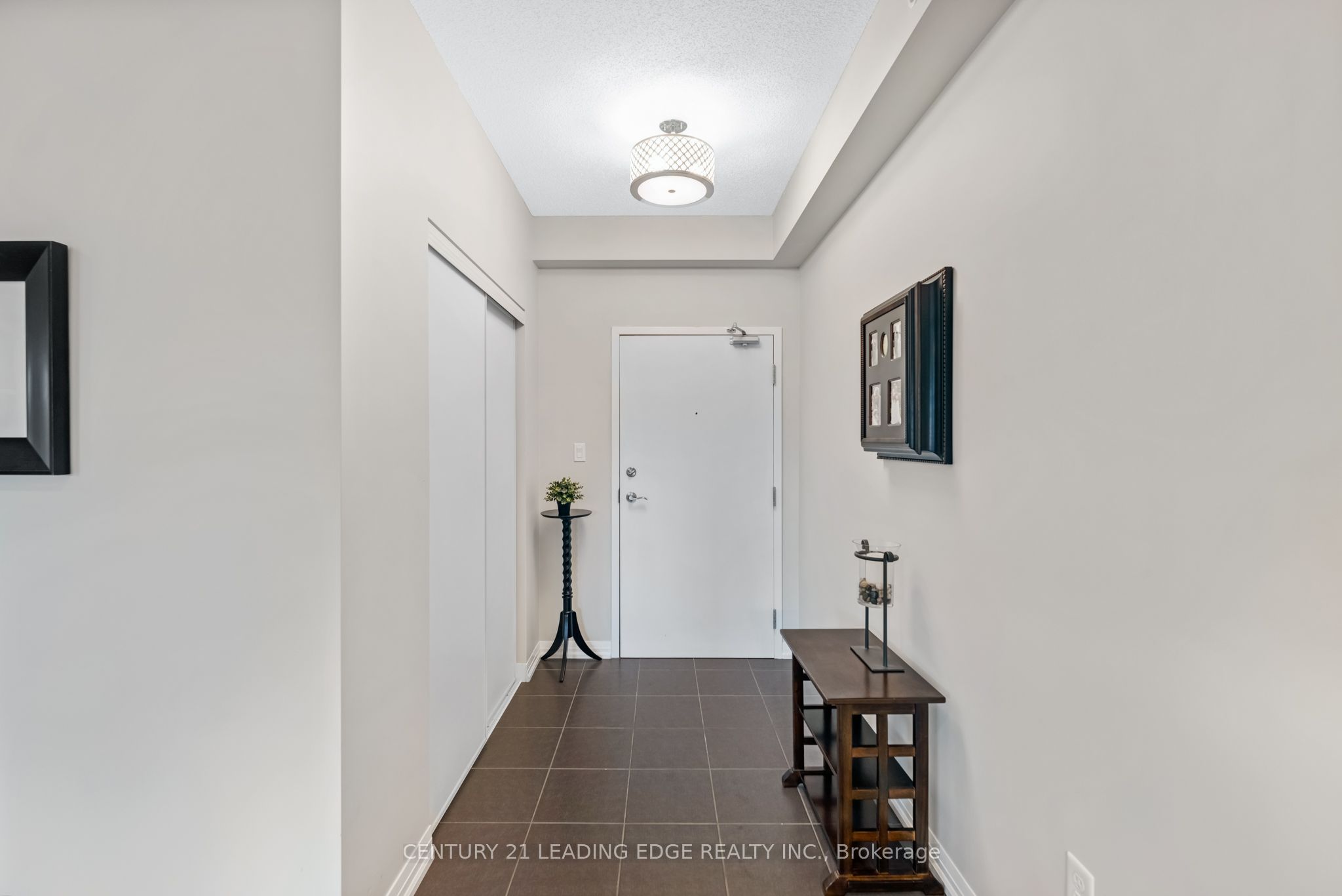#614 - 306 Essa Road Property Photo 2