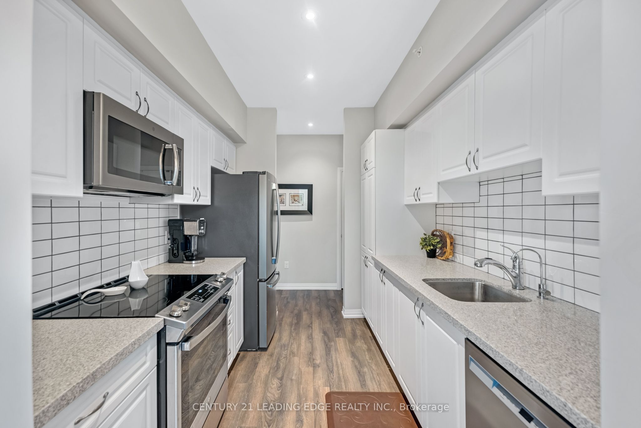 #614 - 306 Essa Road Property Photo 8
