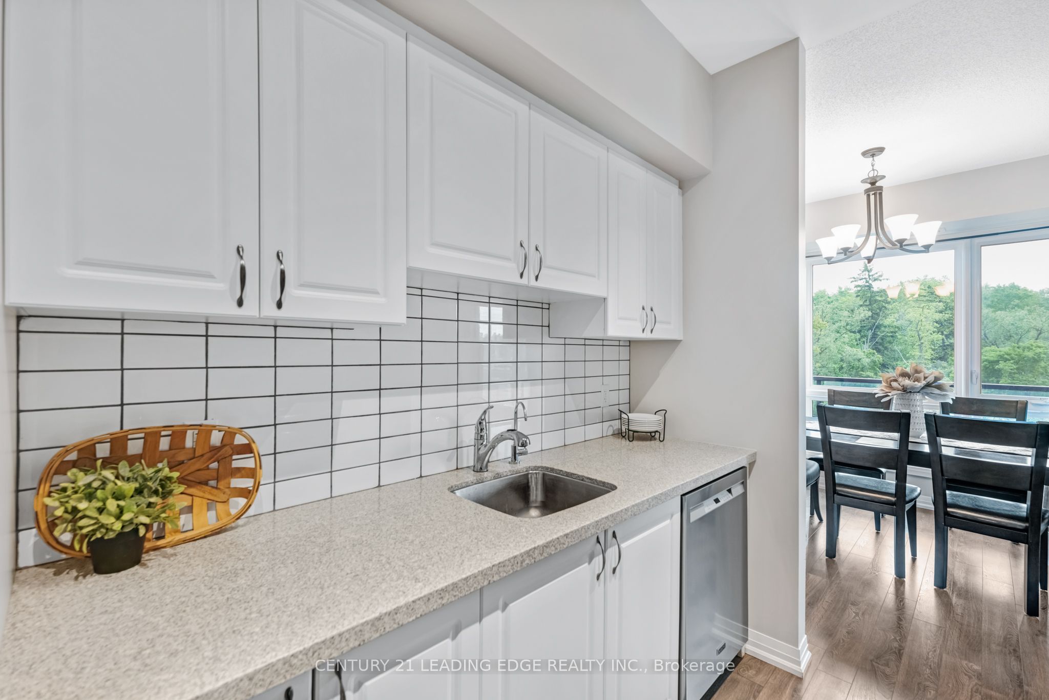 #614 - 306 Essa Road Property Photo 10