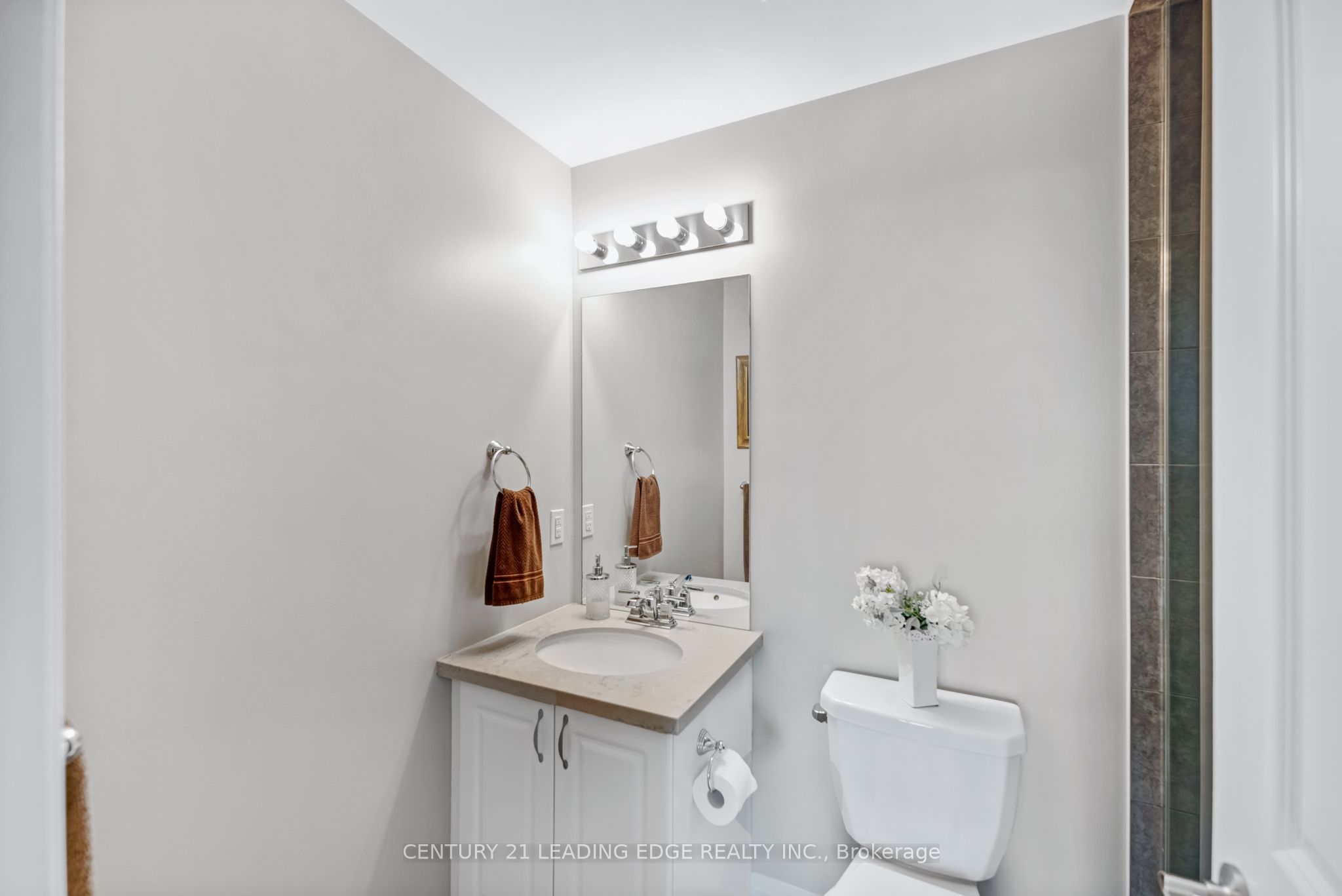 #614 - 306 Essa Road Property Photo 18