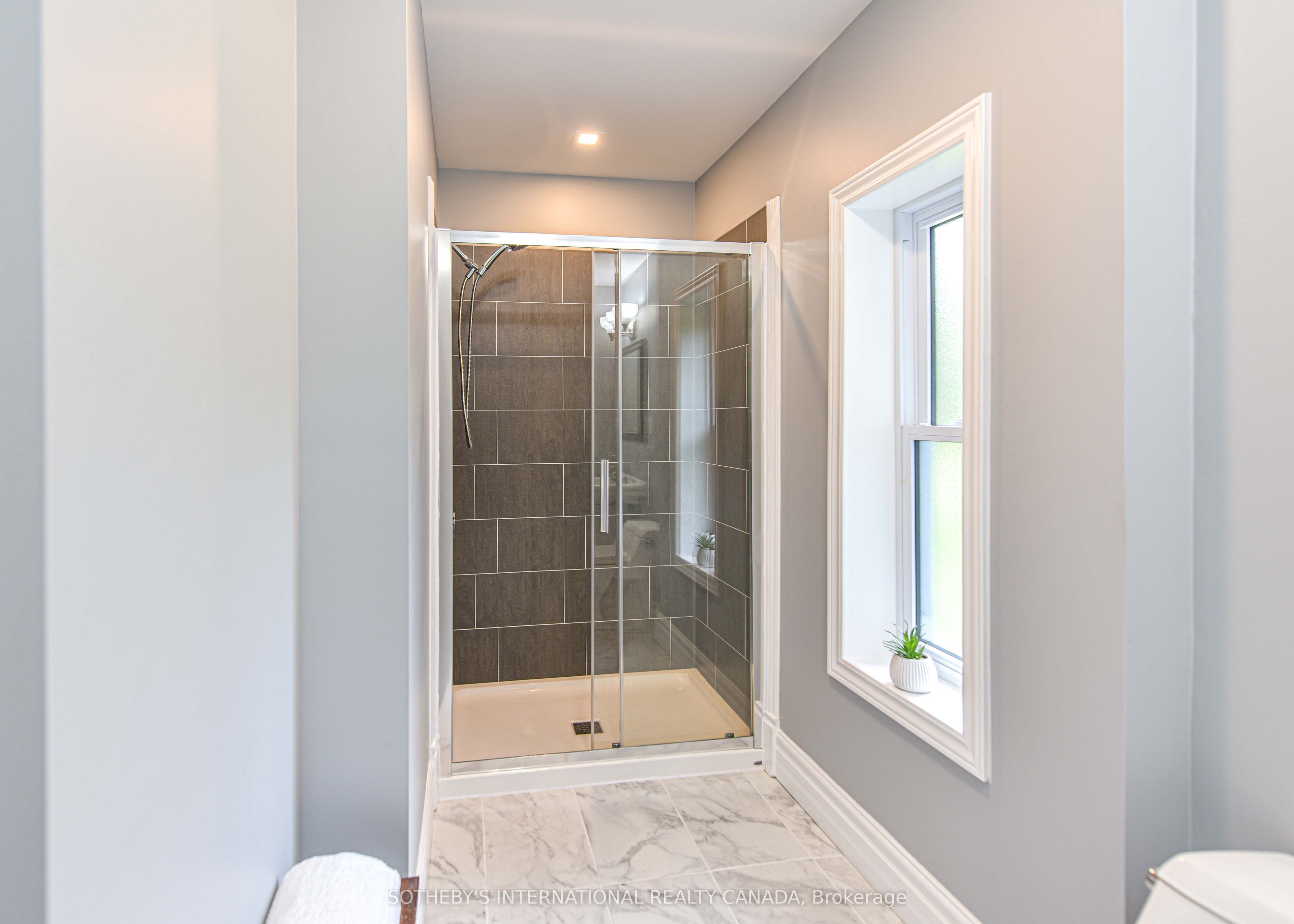 5789 4 Line Property Photo 20