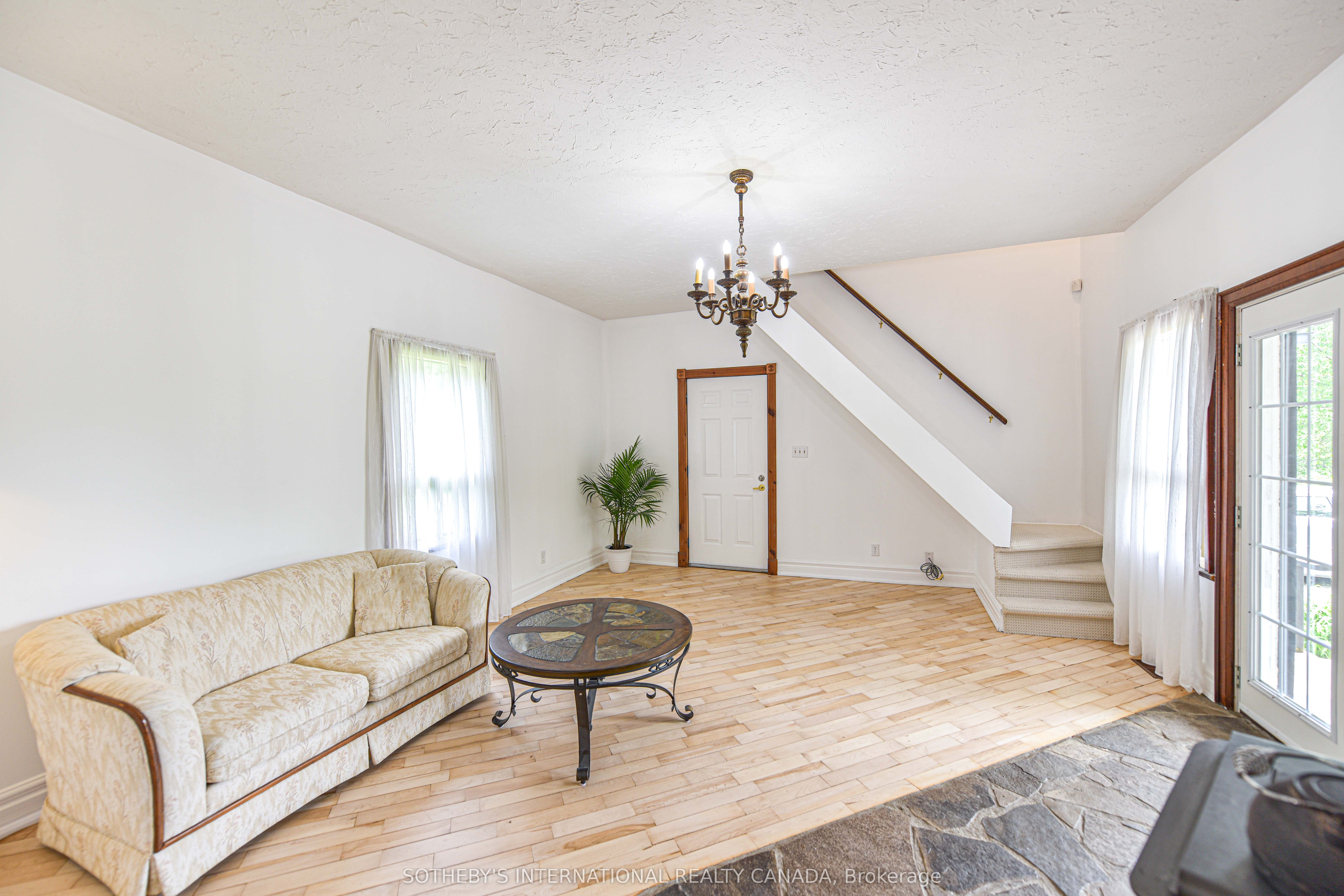 5789 4 Line Property Photo 24