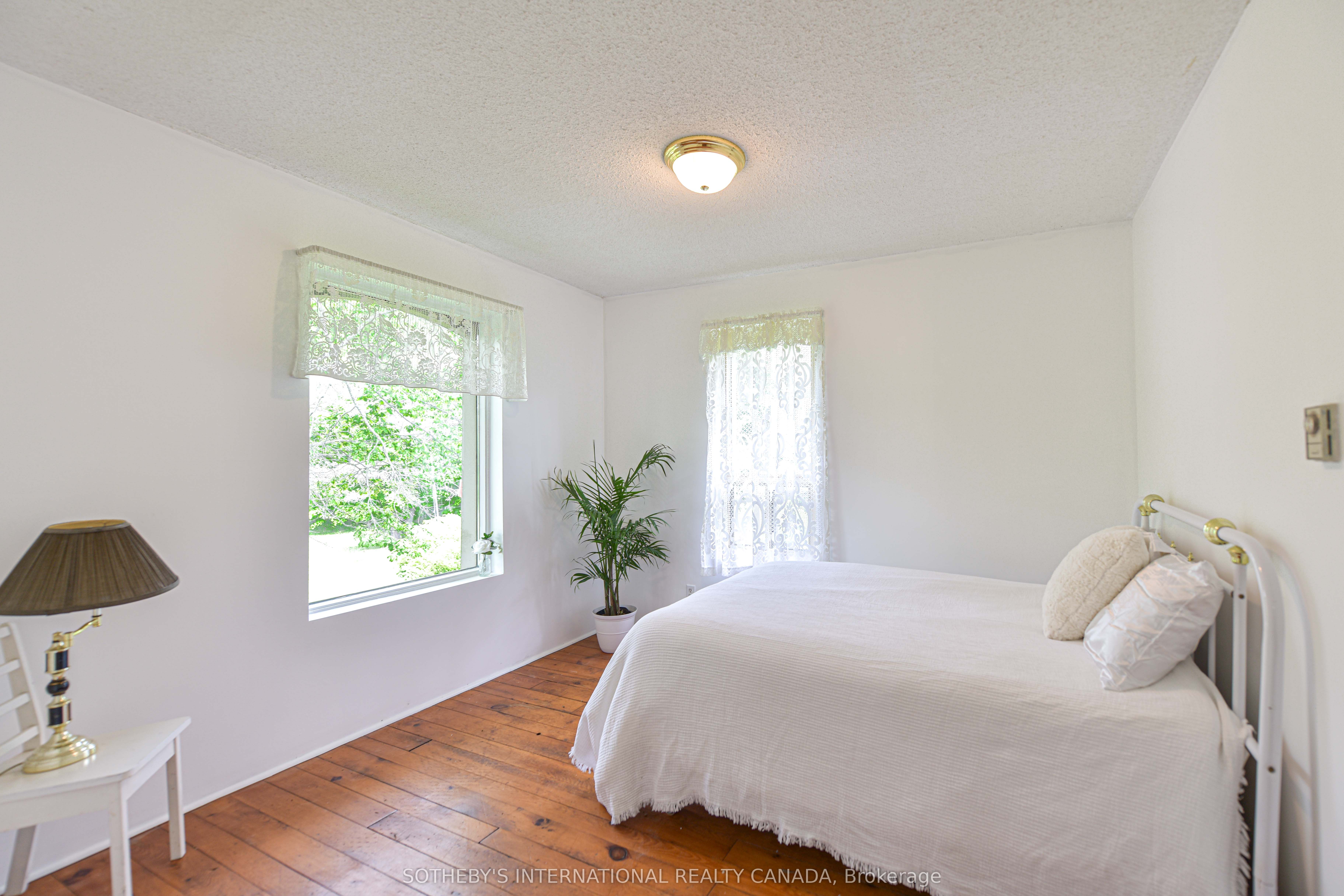 5789 4 Line Property Photo 35