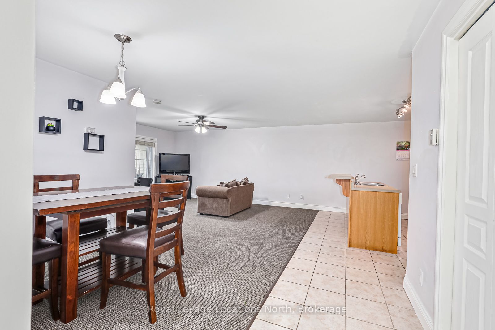 #203 - 435 Walnut Street Property Photo 2