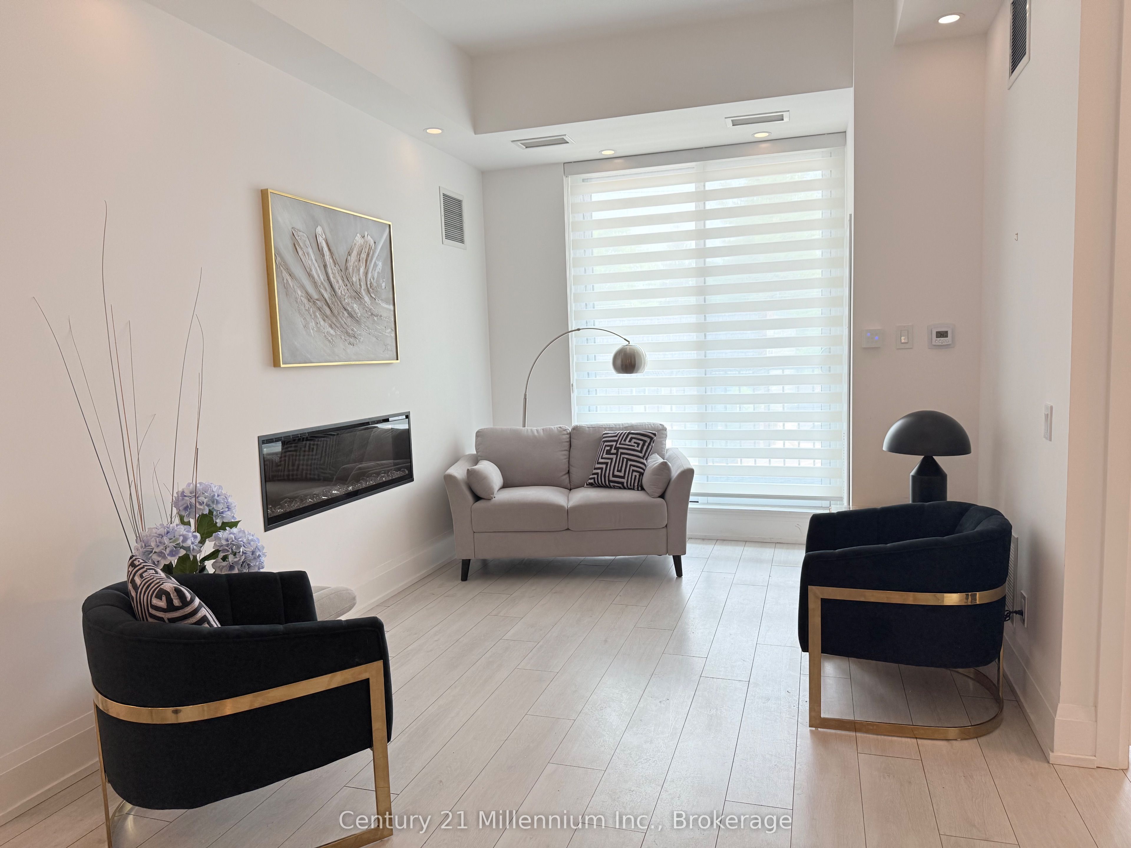 #208 - 1 Hume Street Property Photo 7