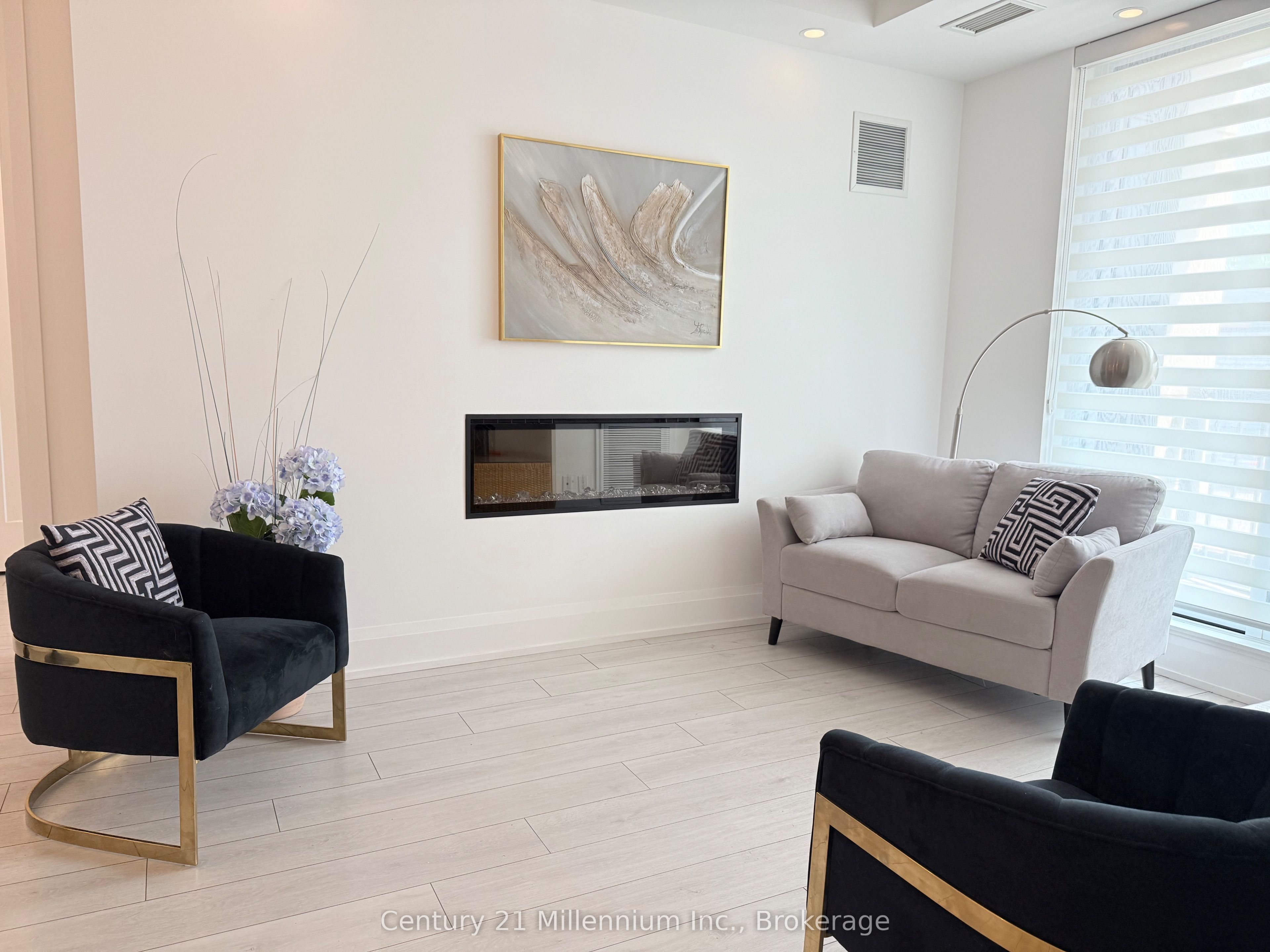 #208 - 1 Hume Street Property Photo 8