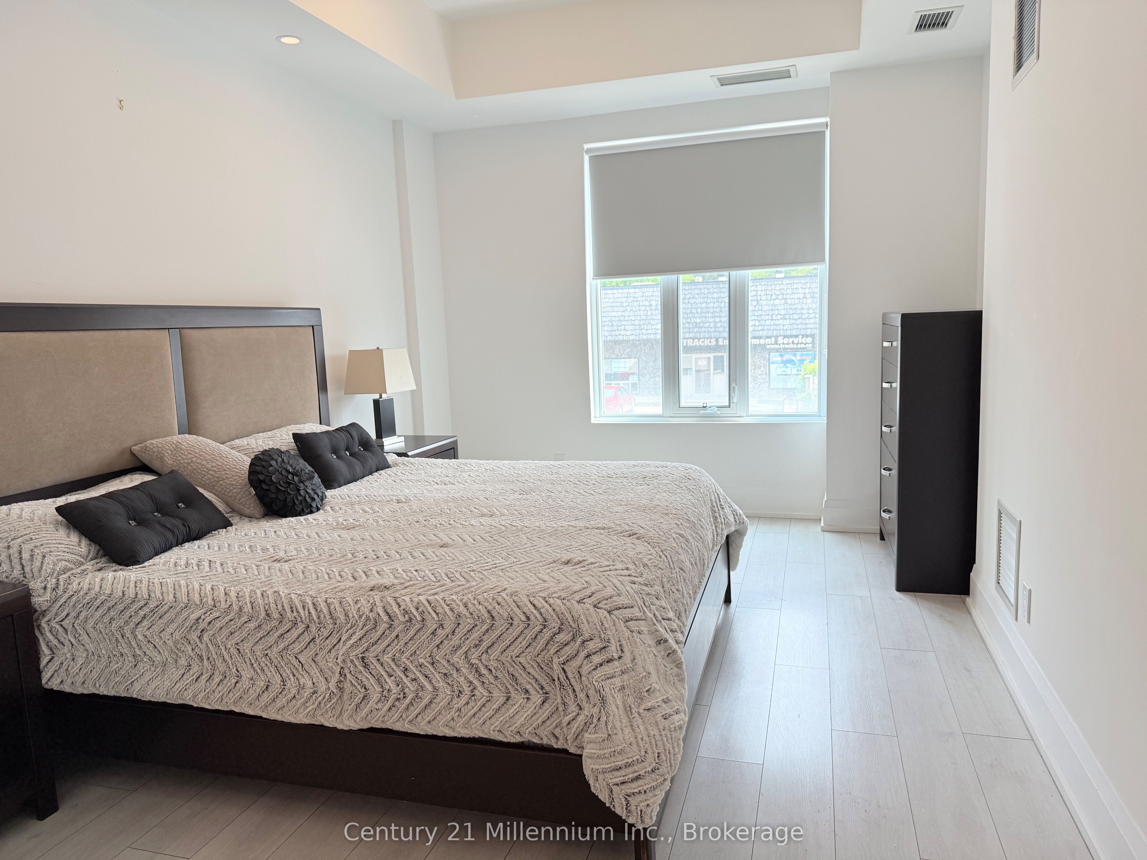 #208 - 1 Hume Street Property Photo 9