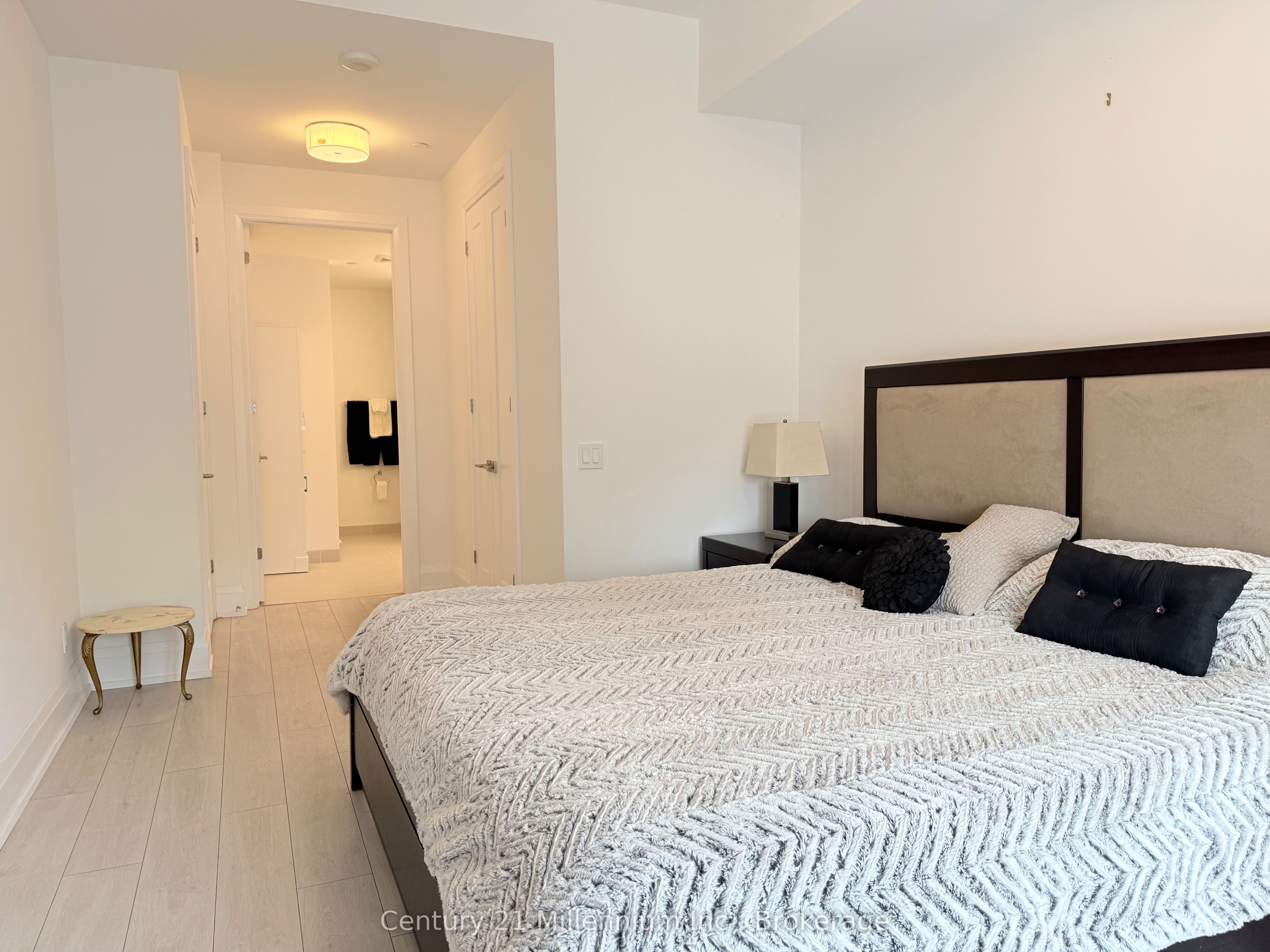 #208 - 1 Hume Street Property Photo 10