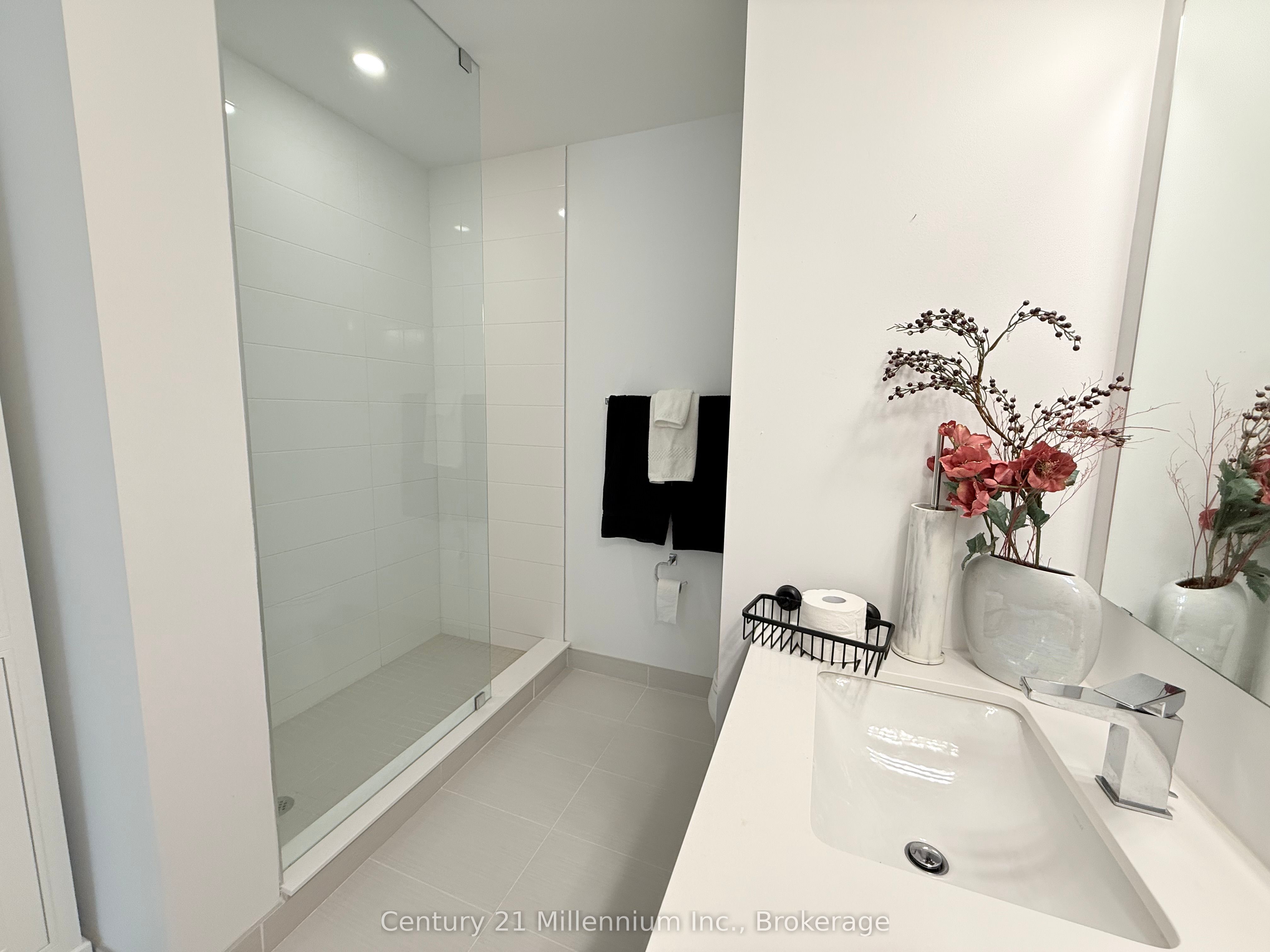 #208 - 1 Hume Street Property Photo 12