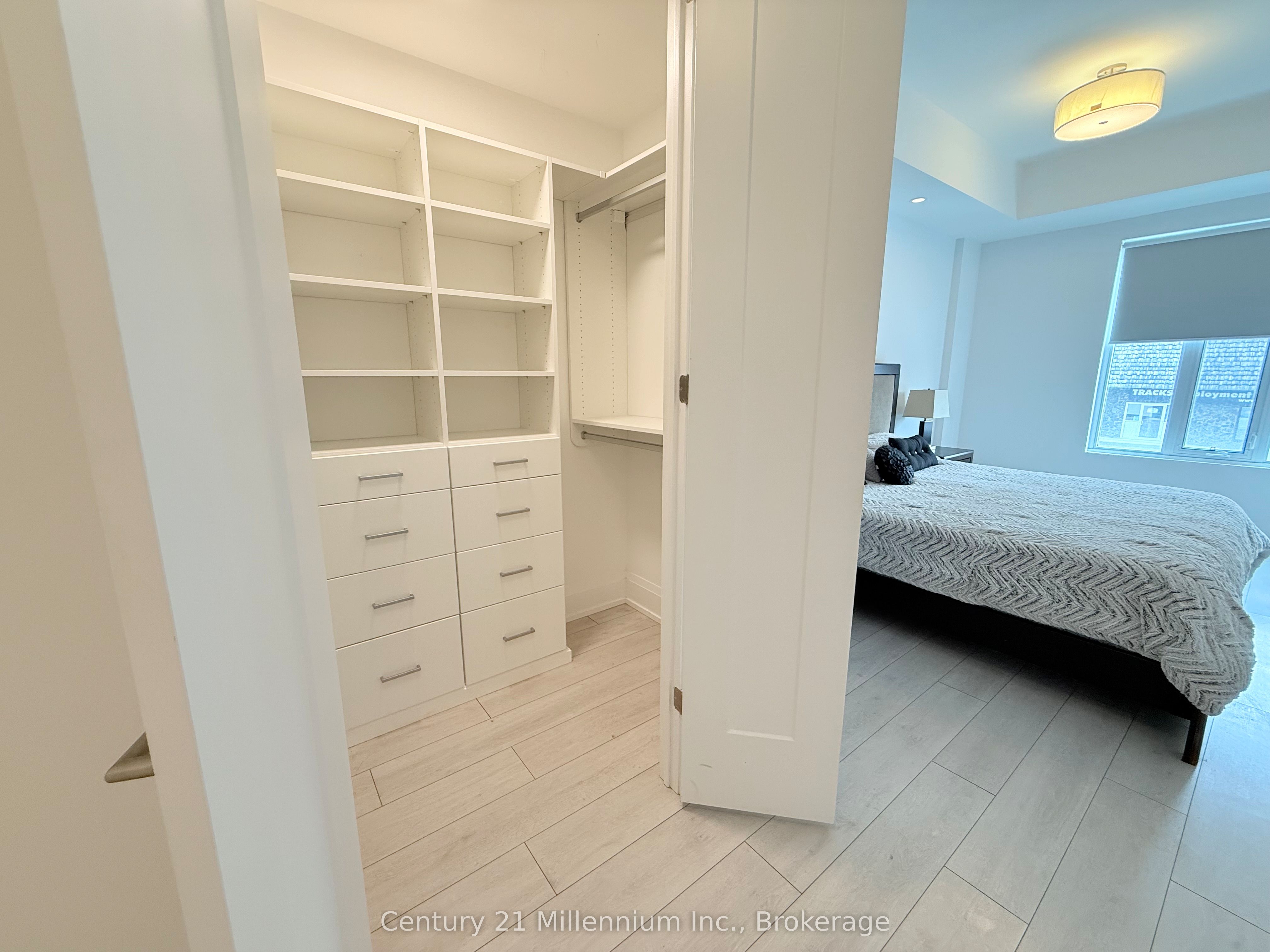#208 - 1 Hume Street Property Photo 13