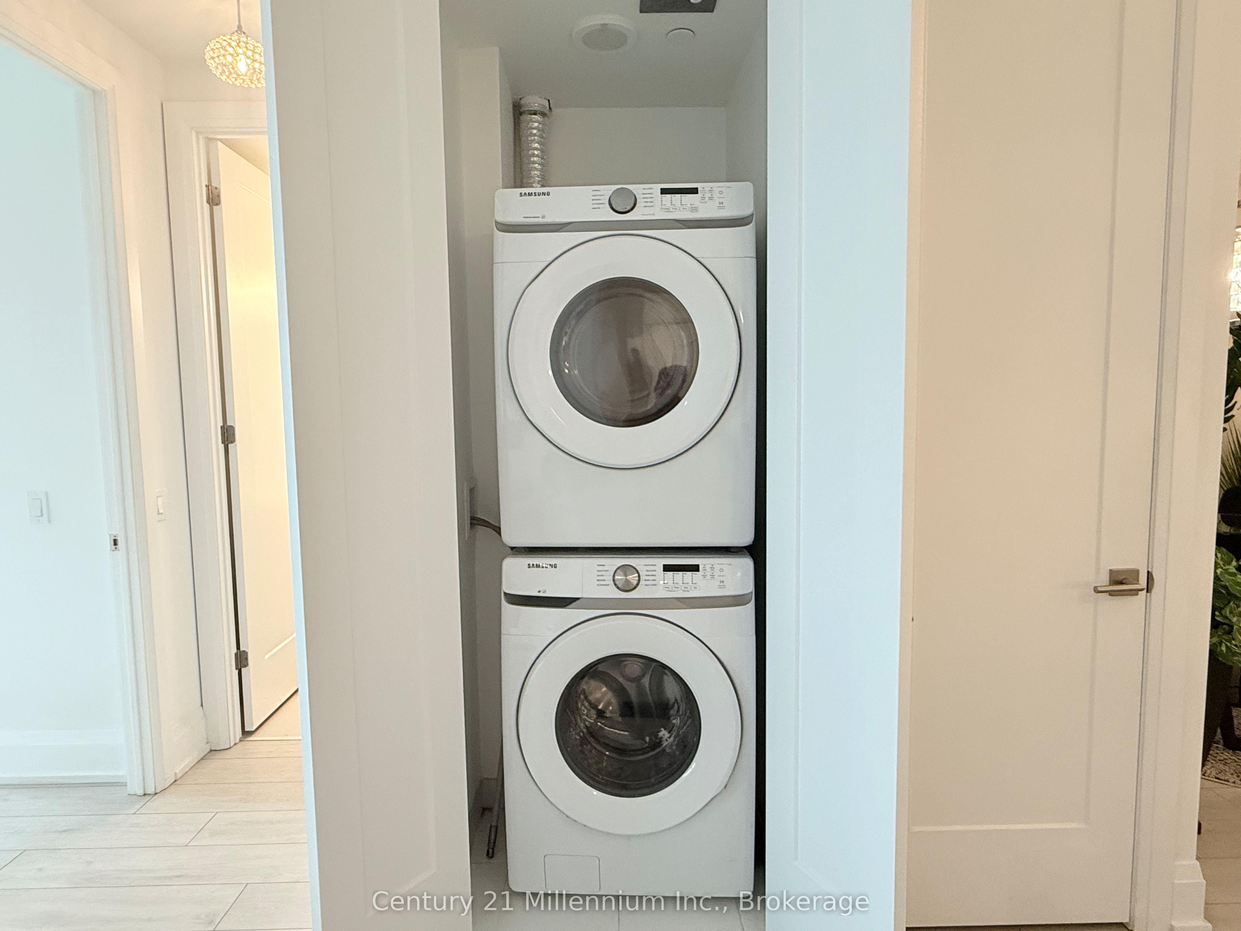 #208 - 1 Hume Street Property Photo 14