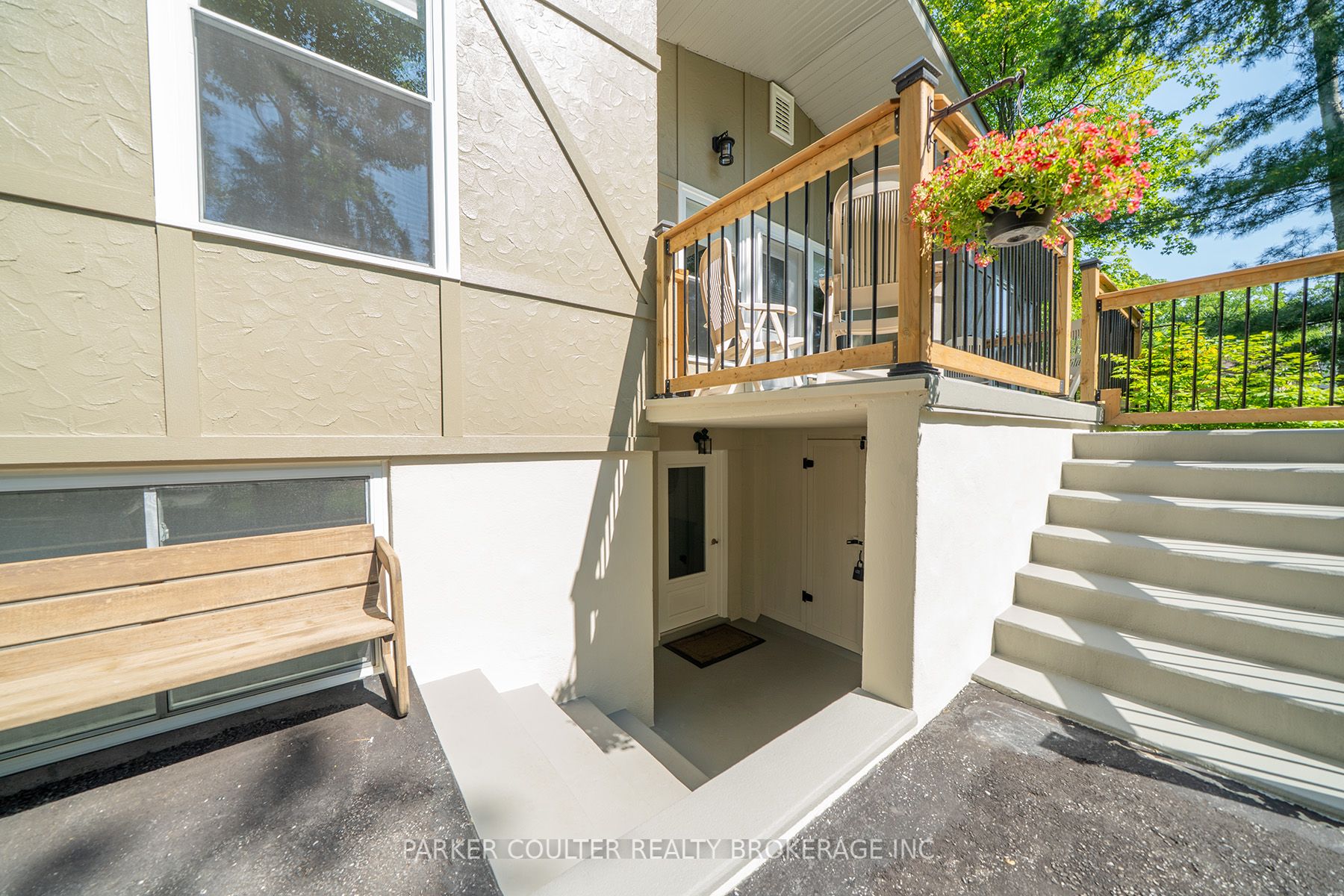 11 Duquette Court Property Photo 4