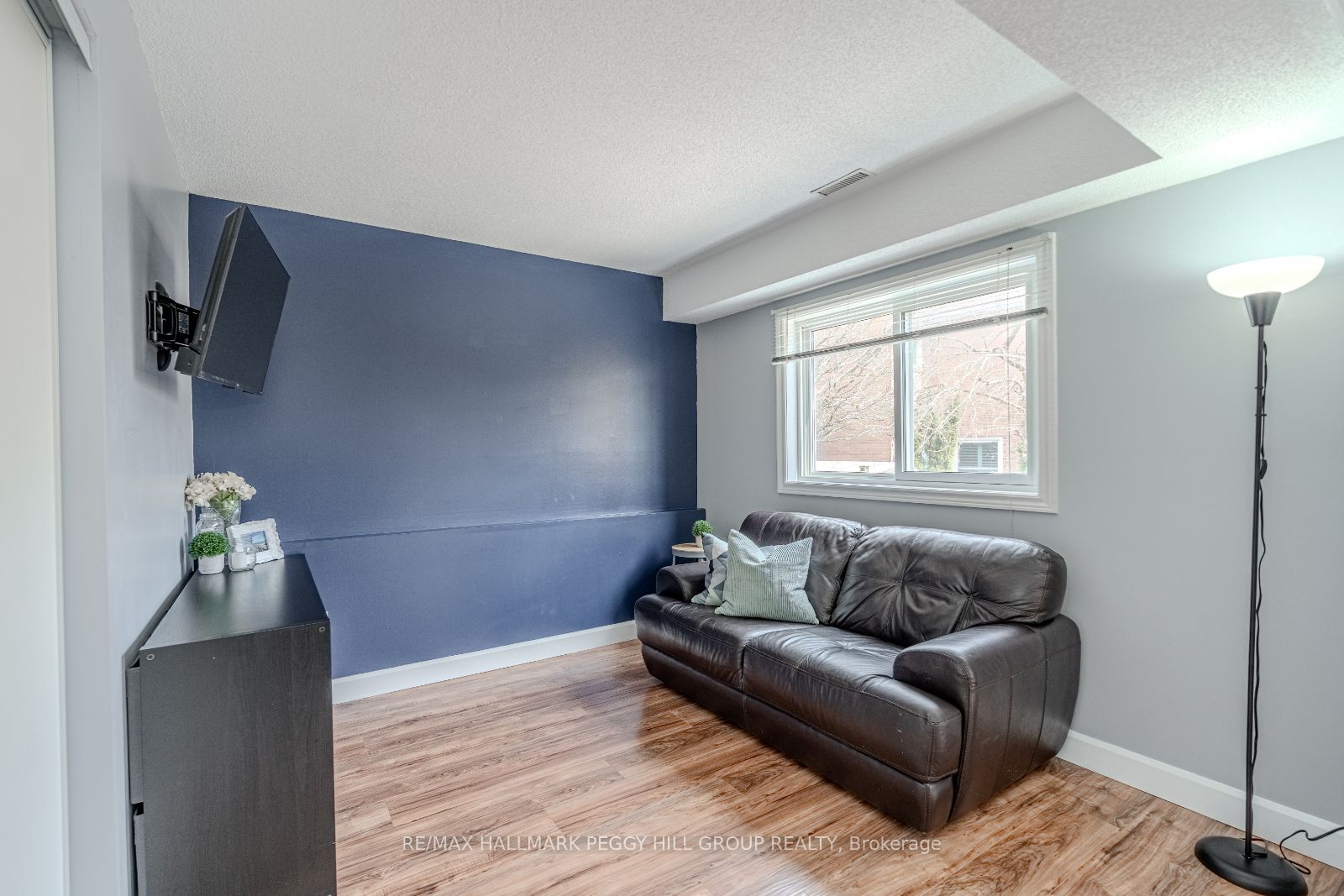 40 Grasett Cres Property Photo 10