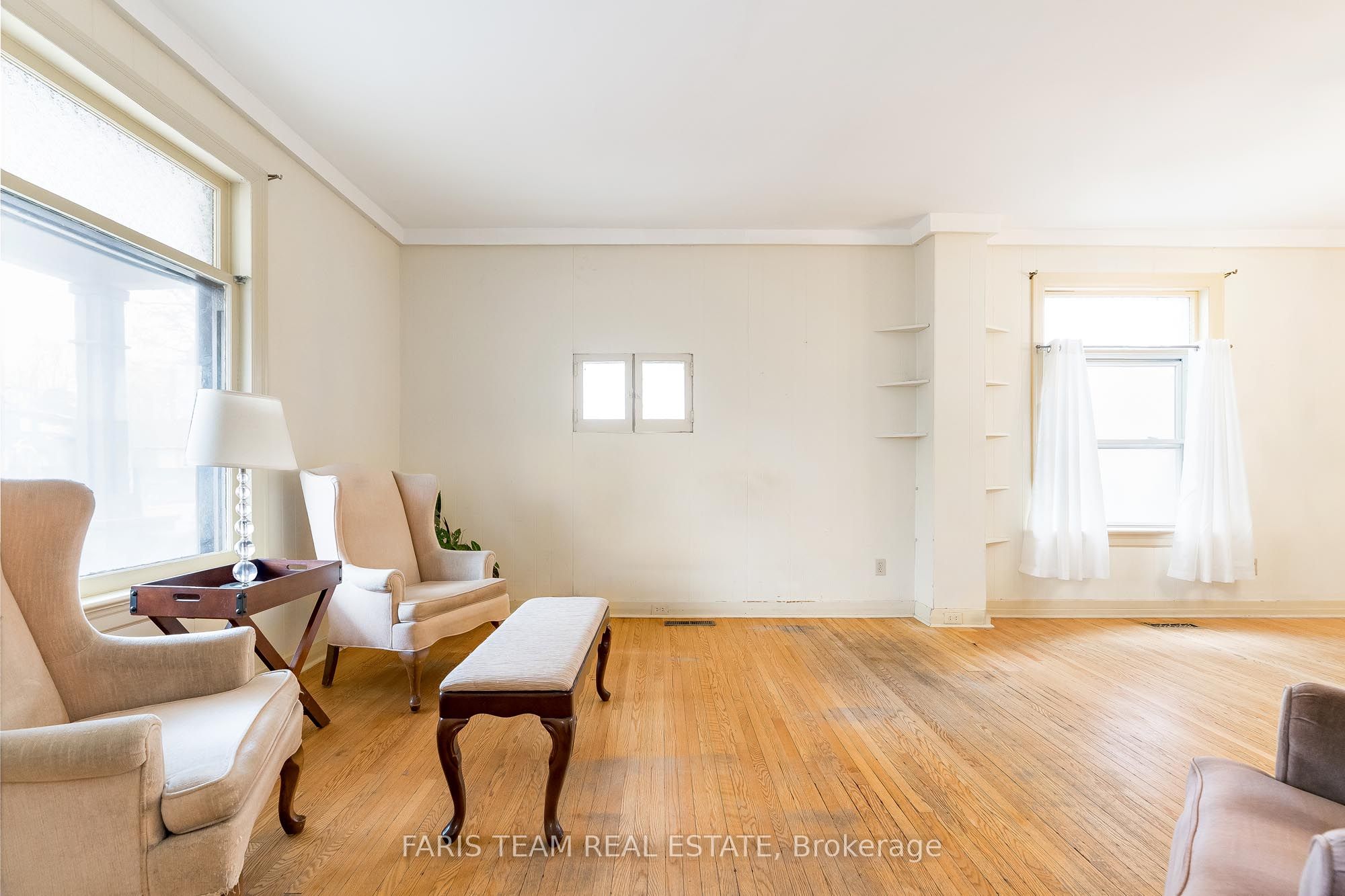 164 Jarvis St Property Photo 7