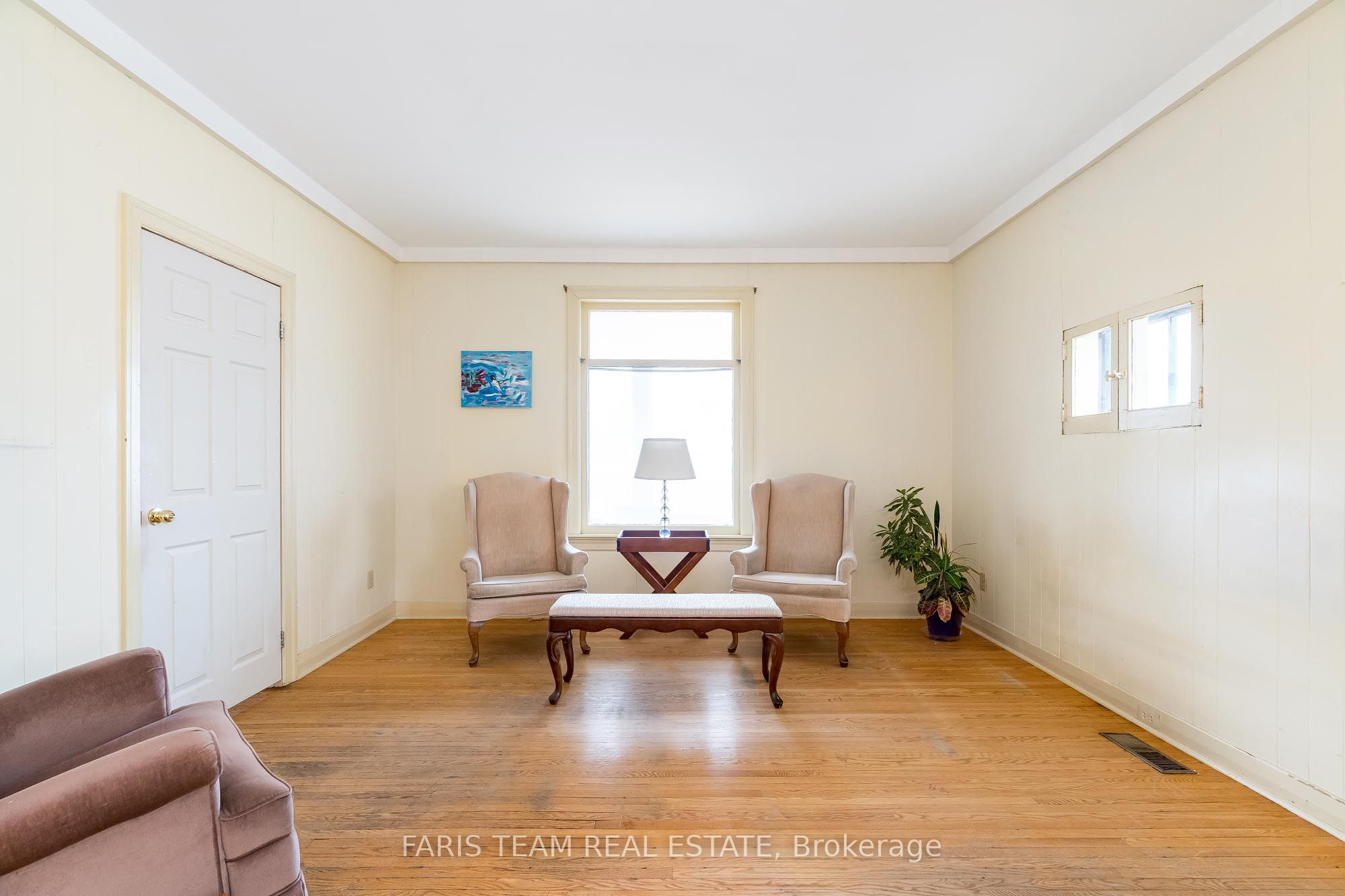 164 Jarvis St Property Photo 8