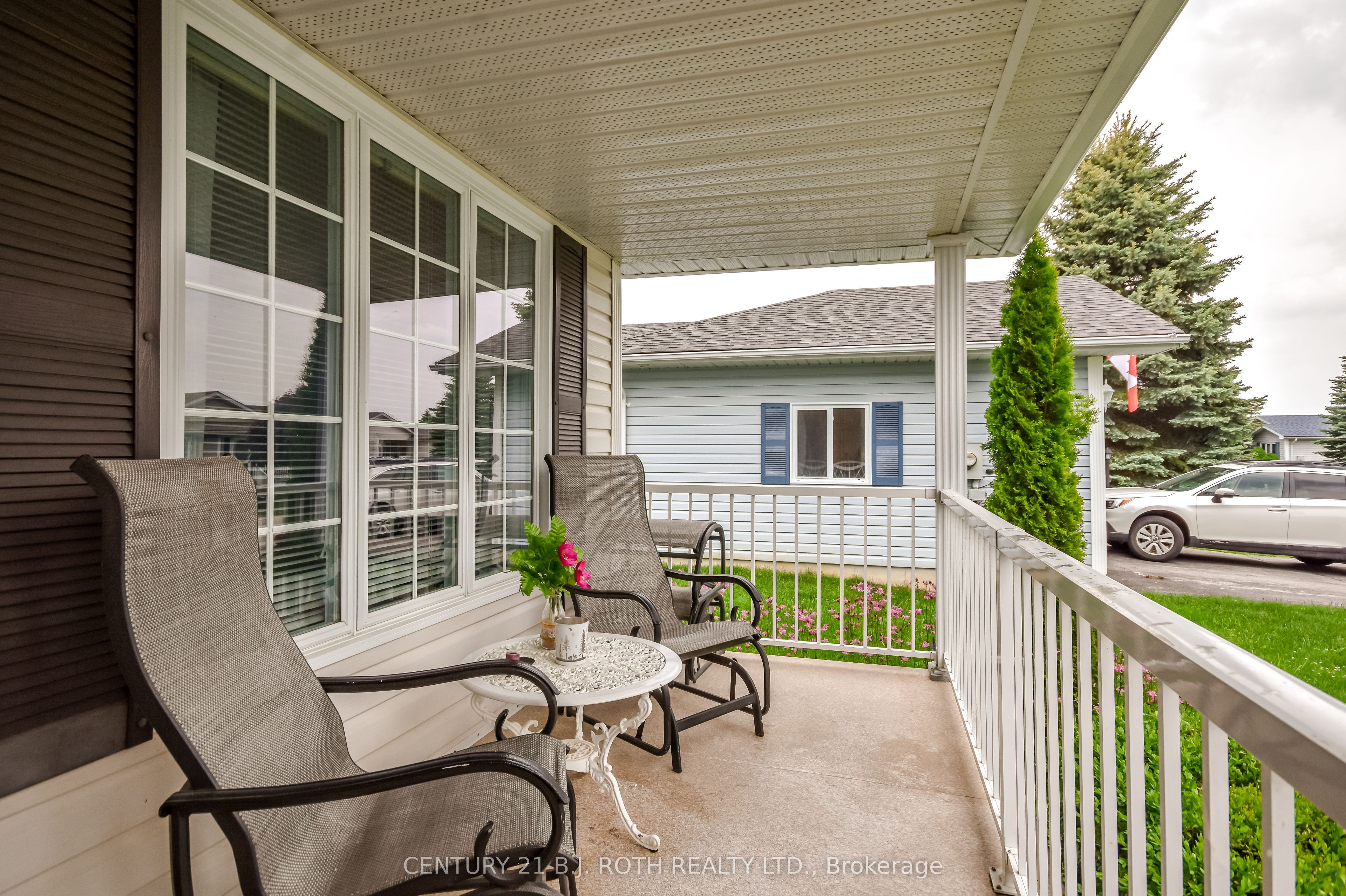 97 Pennsylvania Ave Property Photo 3