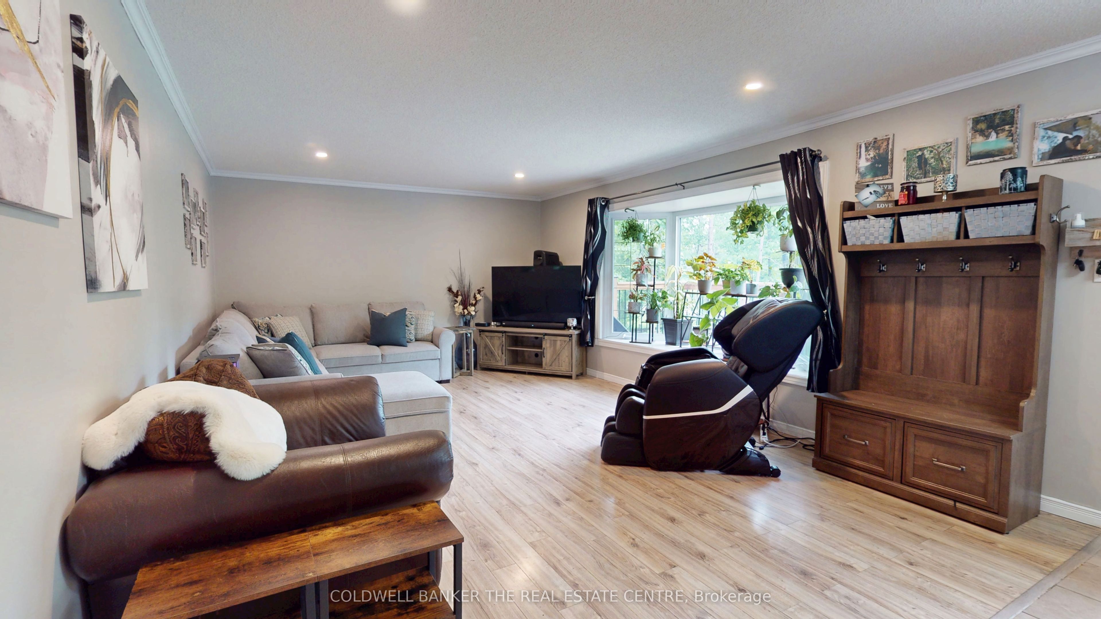 4557 Trent Trail Property Photo 5