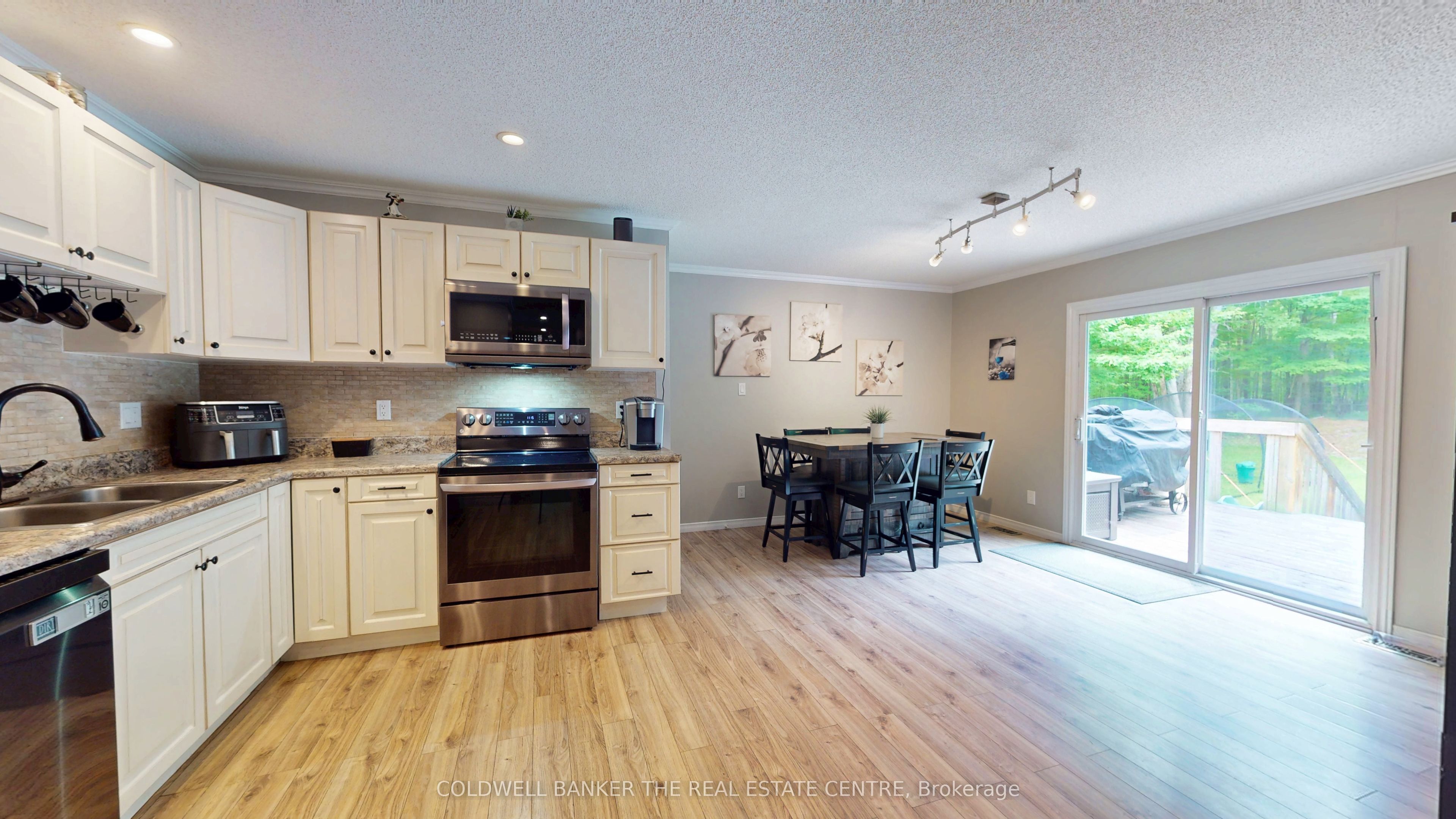 4557 Trent Trail Property Photo 7