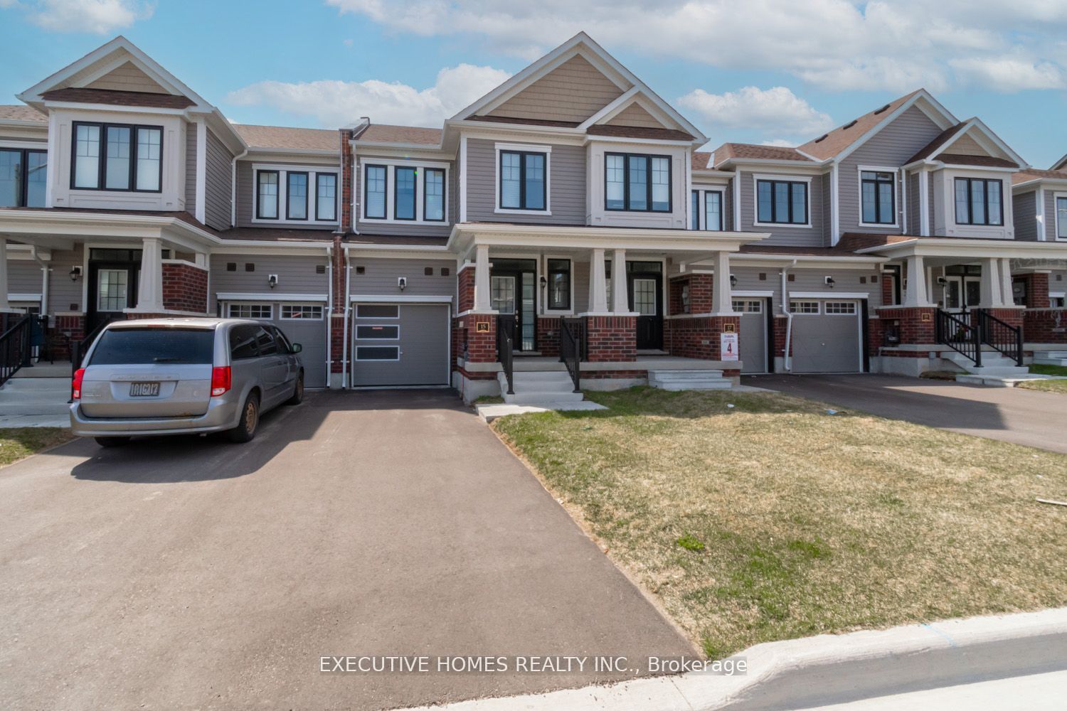 15 Rochester Drive Property Photo 1