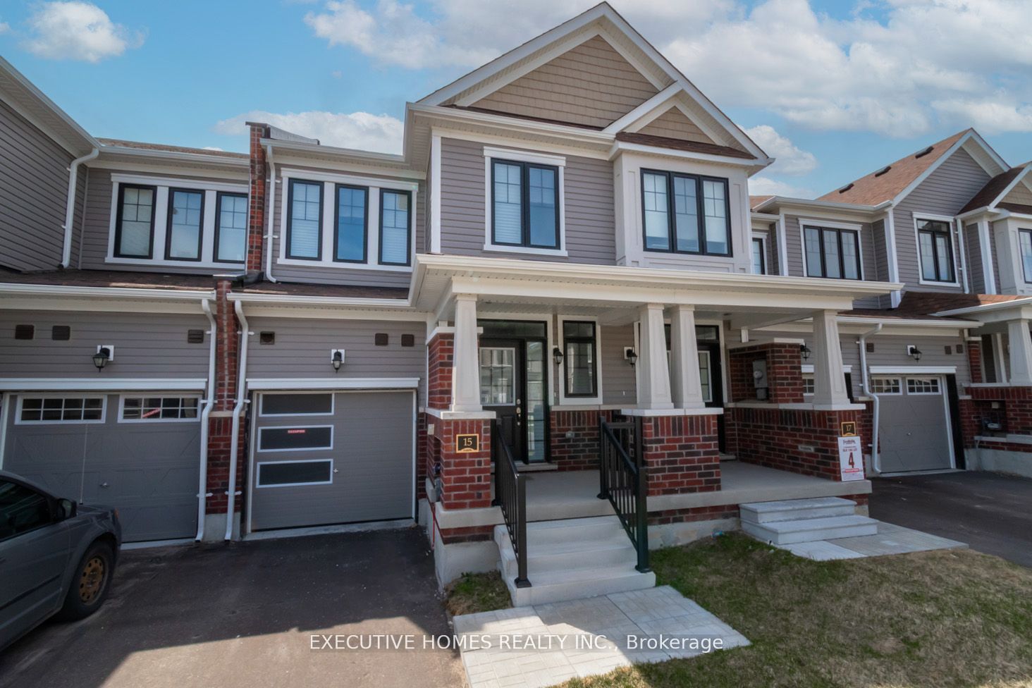 15 Rochester Drive Property Photo 2