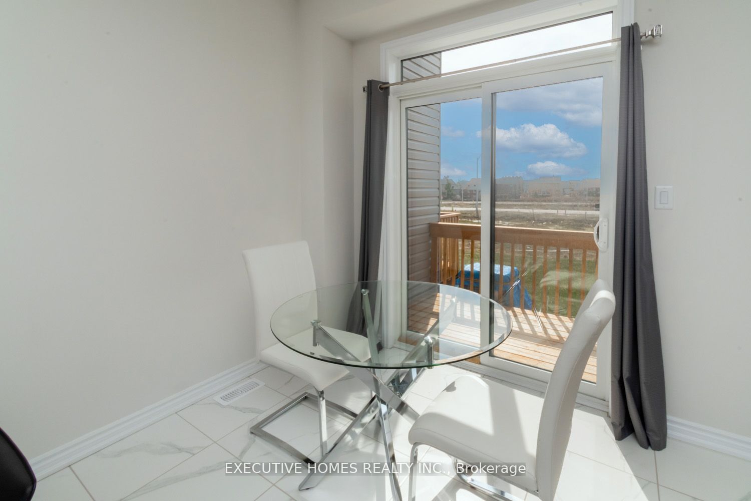 15 Rochester Drive Property Photo 11