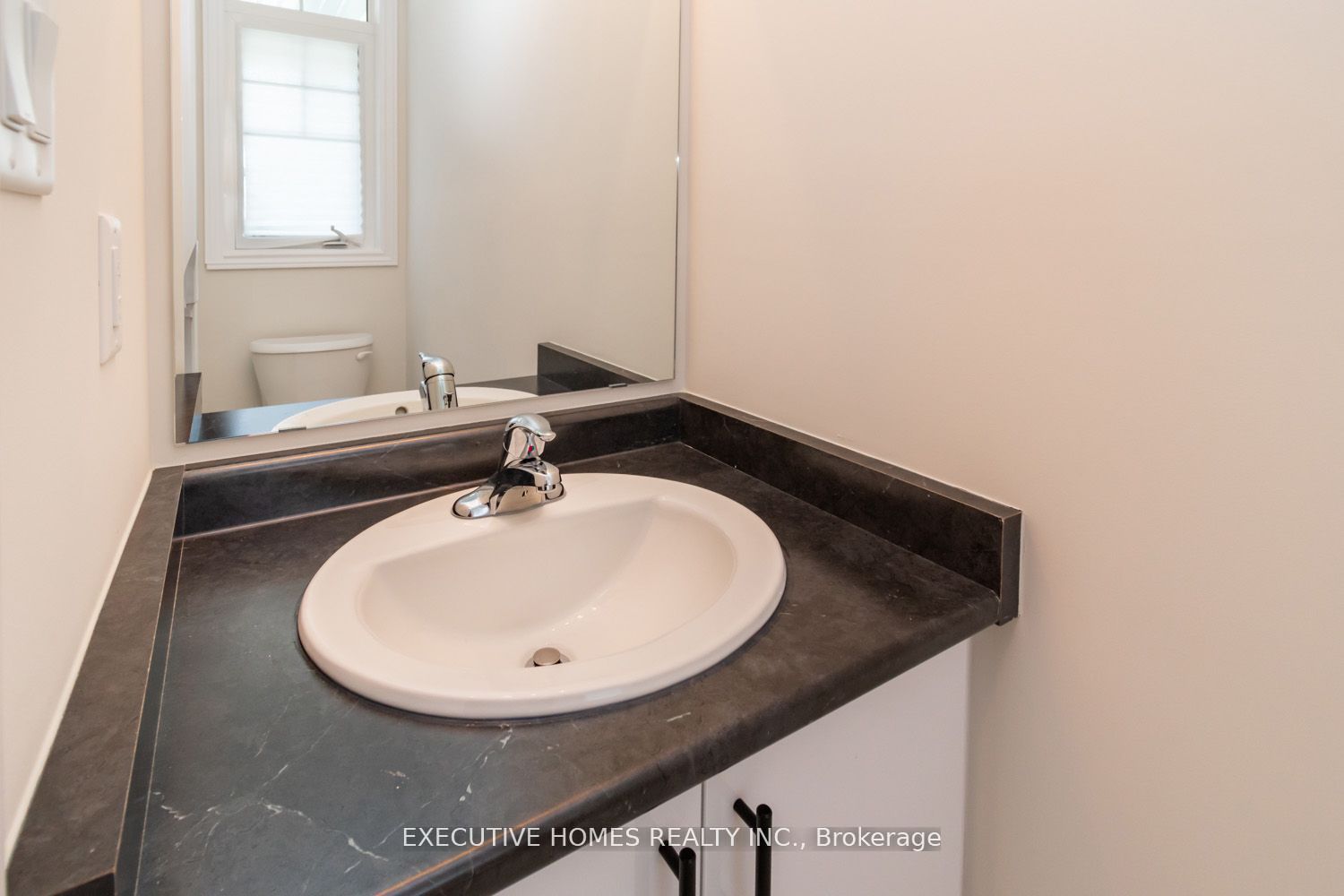 15 Rochester Drive Property Photo 15
