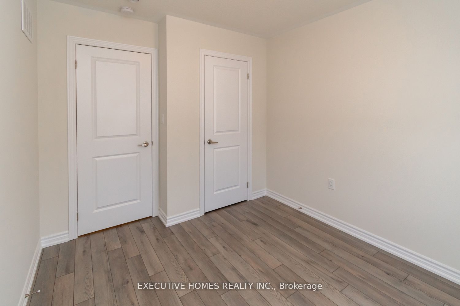 15 Rochester Drive Property Photo 19