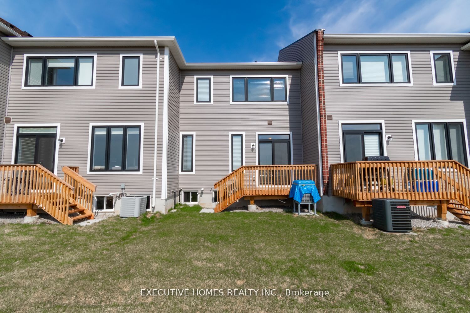 15 Rochester Drive Property Photo 29