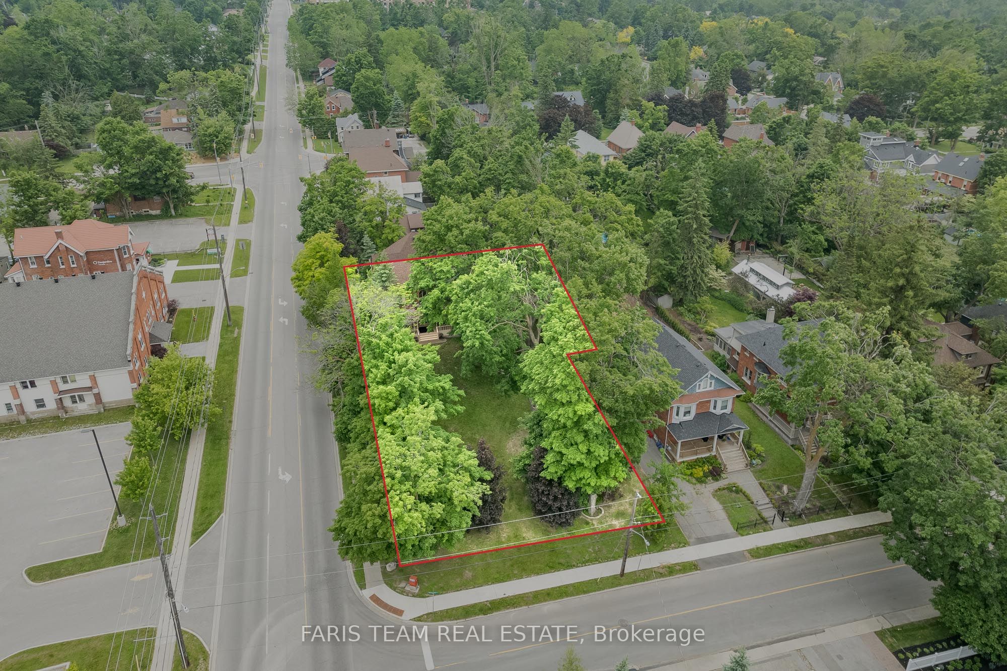 136 West Street N Property Photo 2