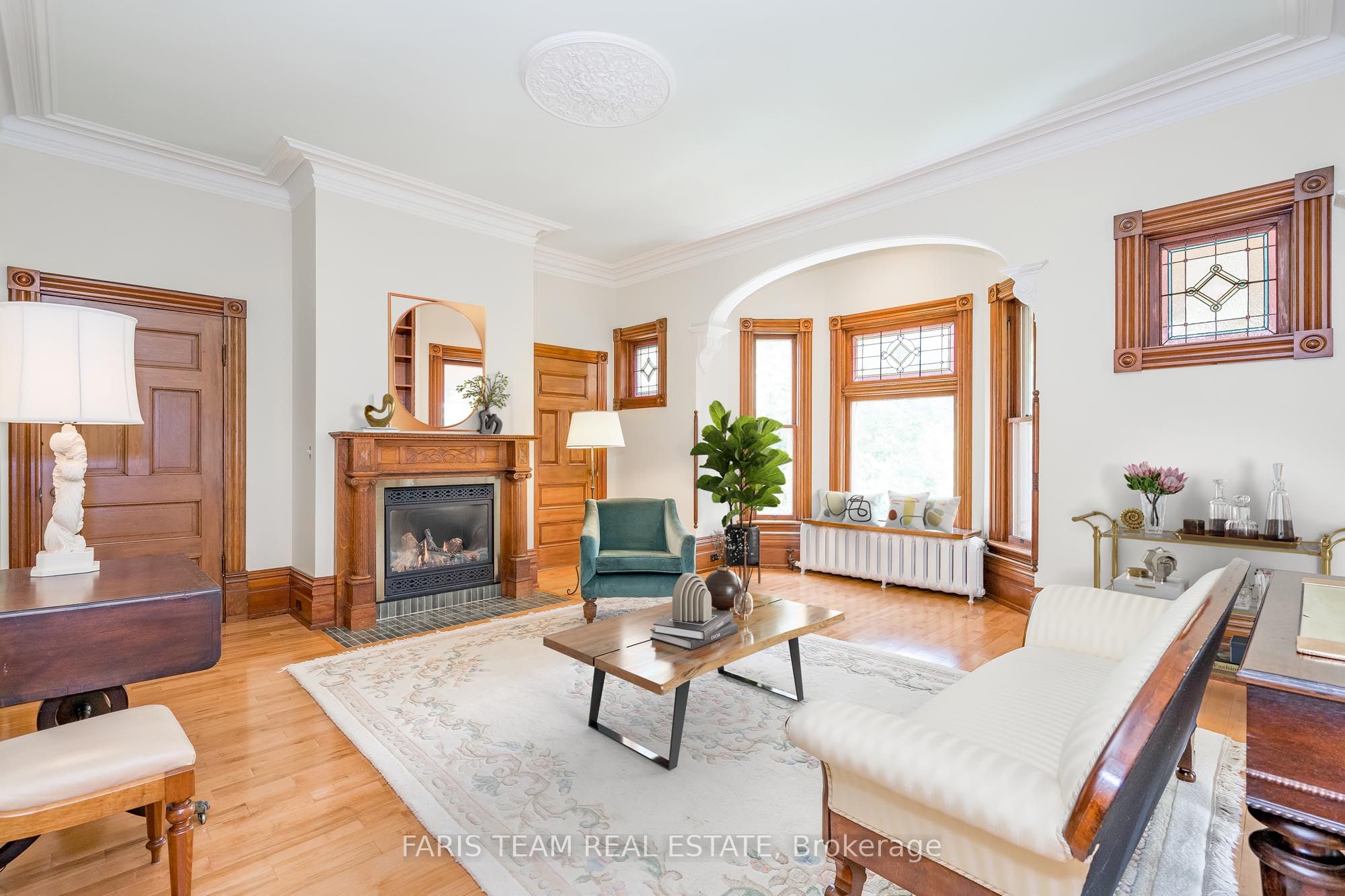 136 West Street N Property Photo 14