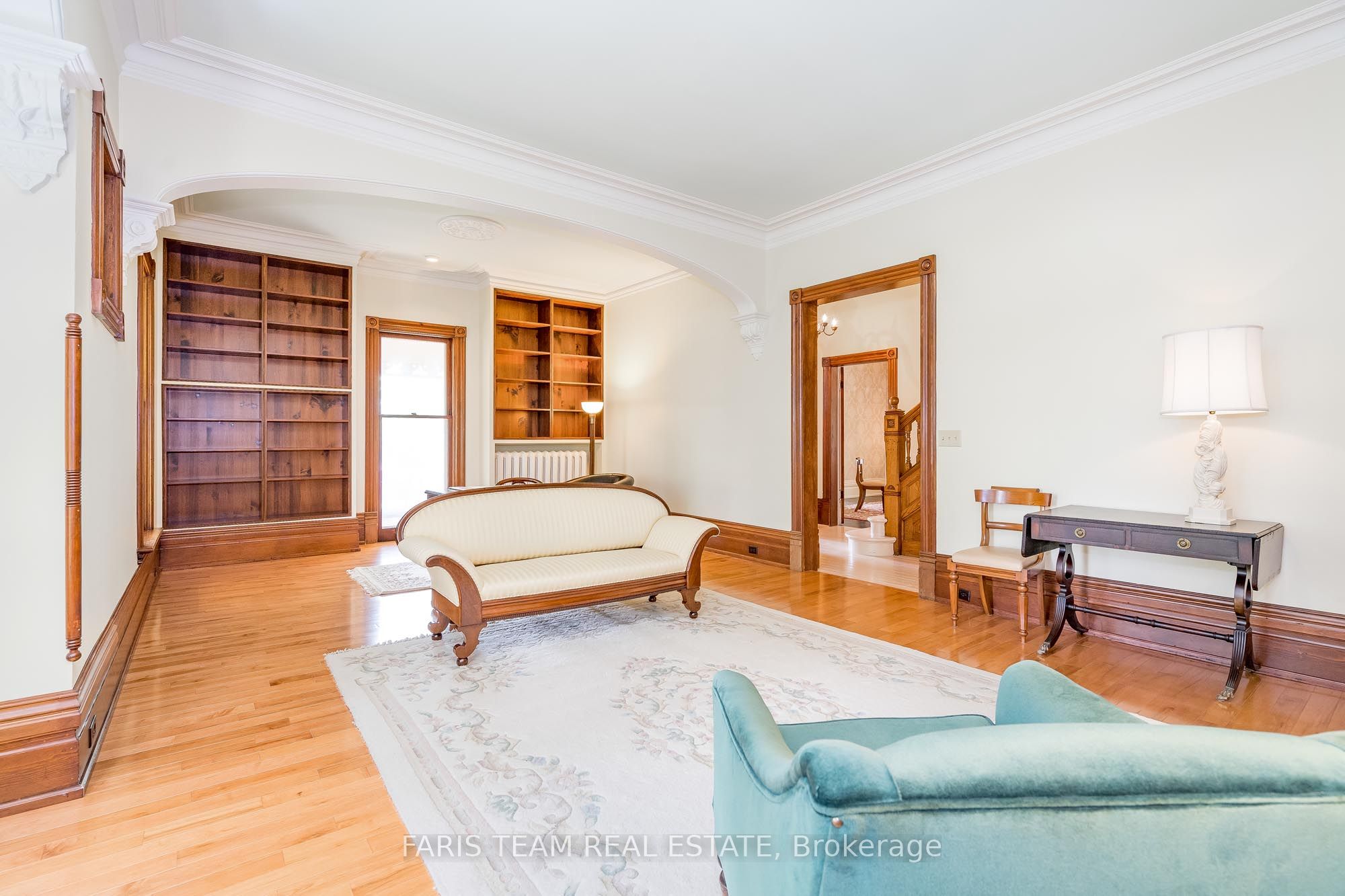 136 West Street N Property Photo 16