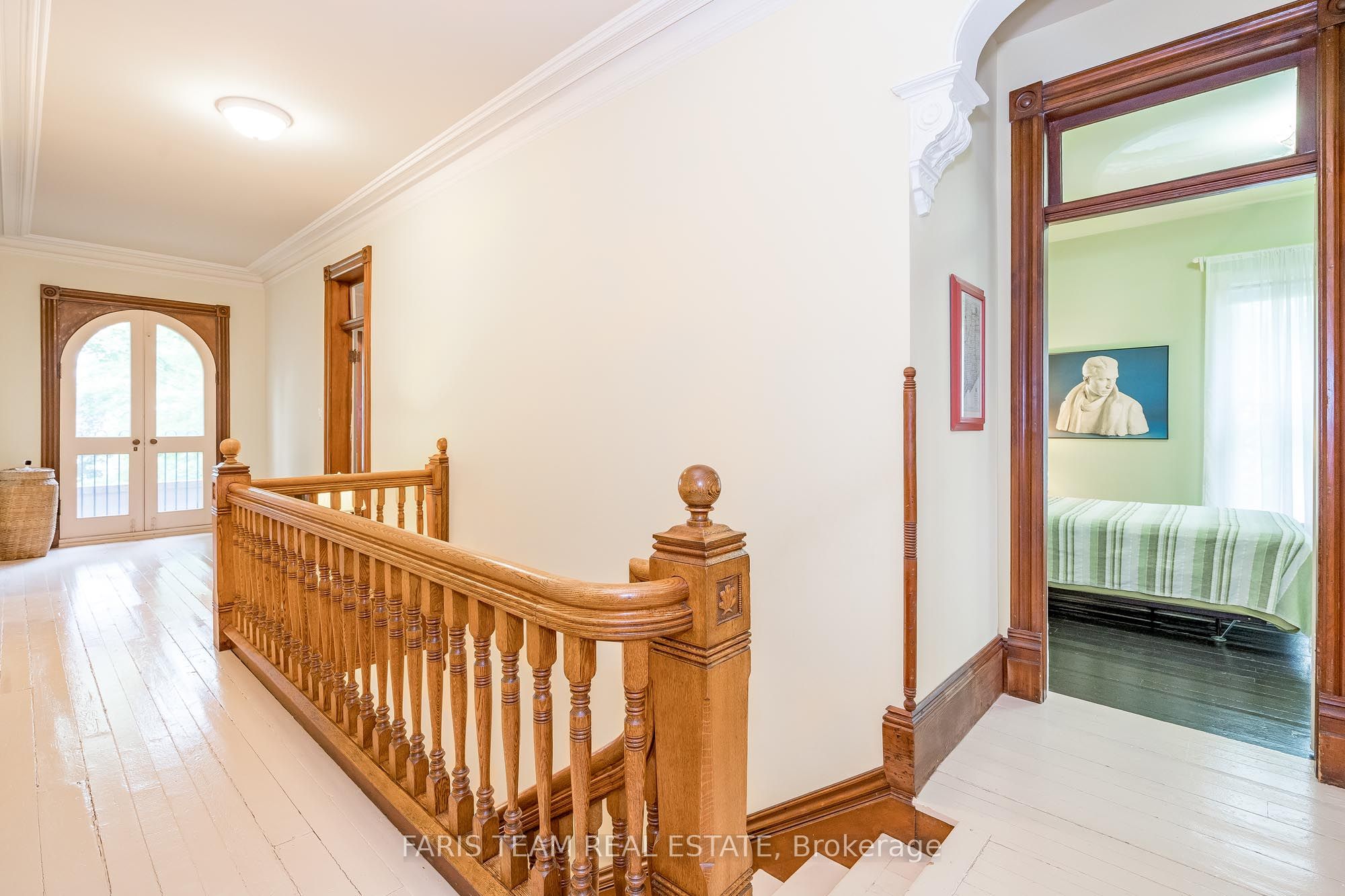 136 West Street N Property Photo 21