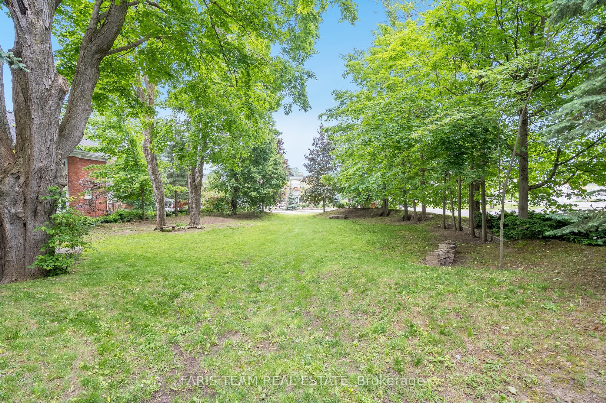 136 West Street N Property Photo 34