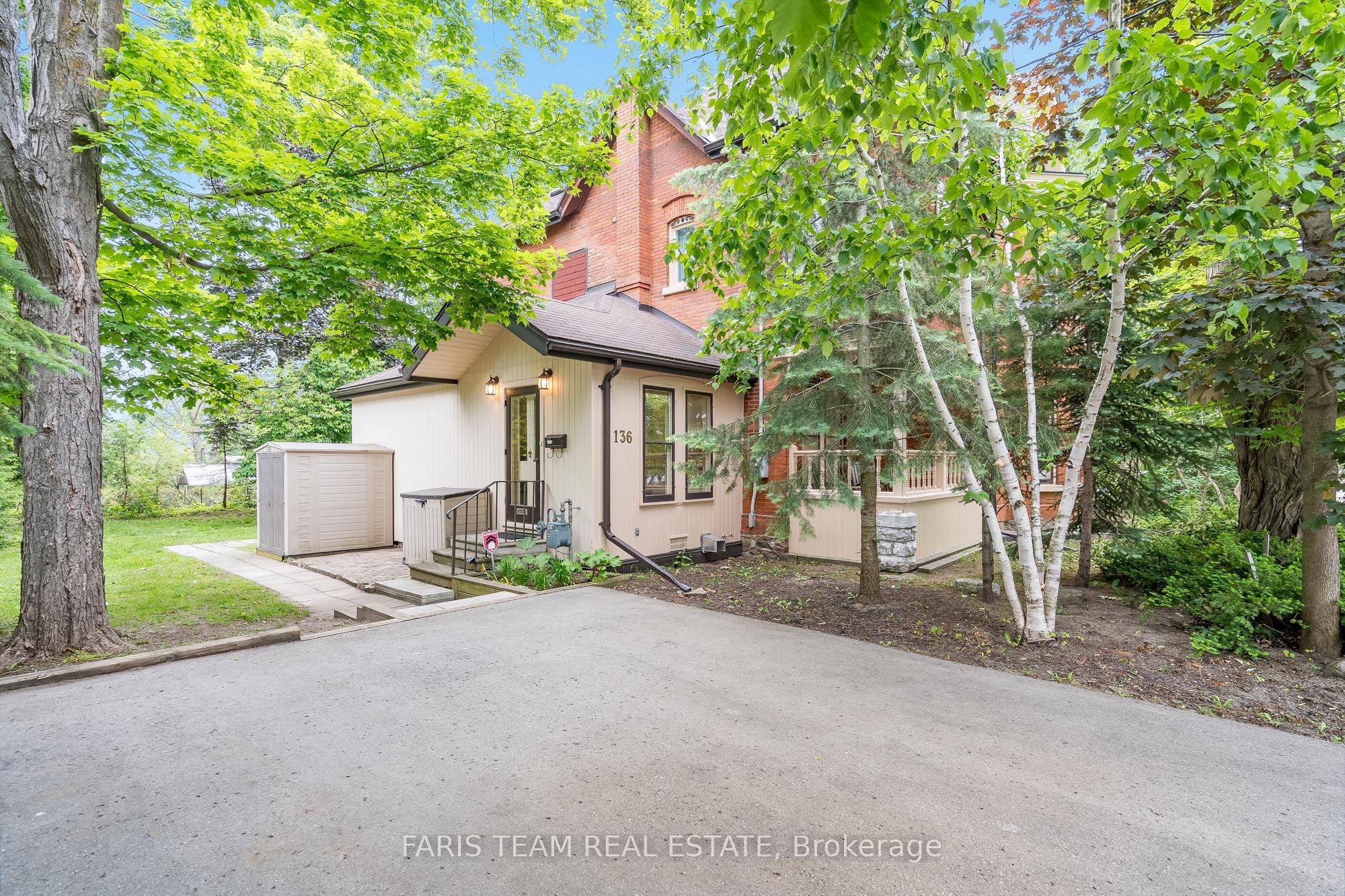 136 West Street N Property Photo 38