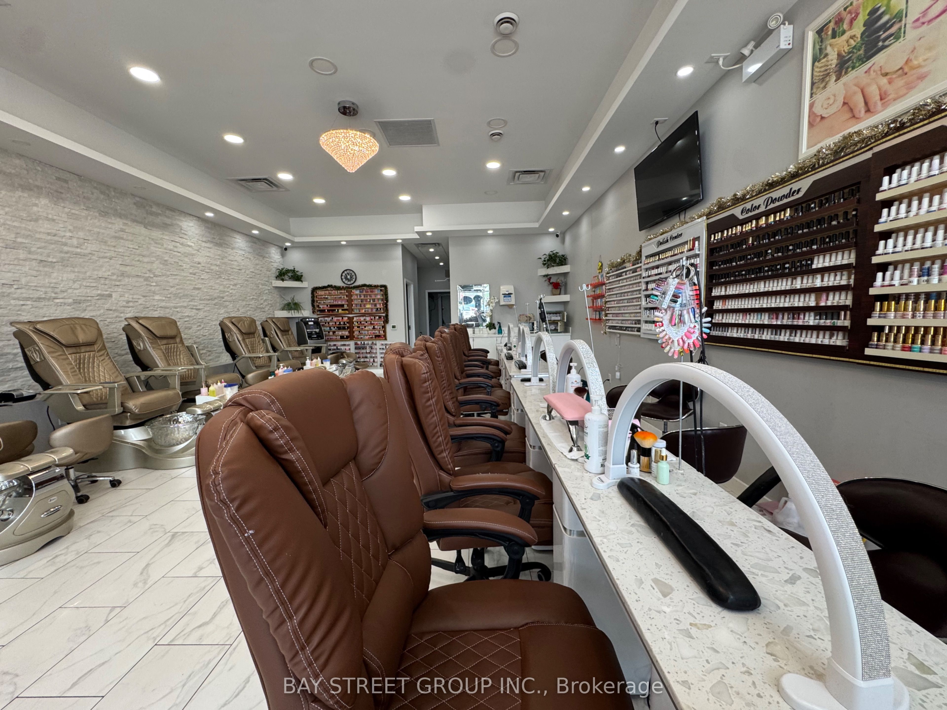 617 Cundles Road Property Photo 12