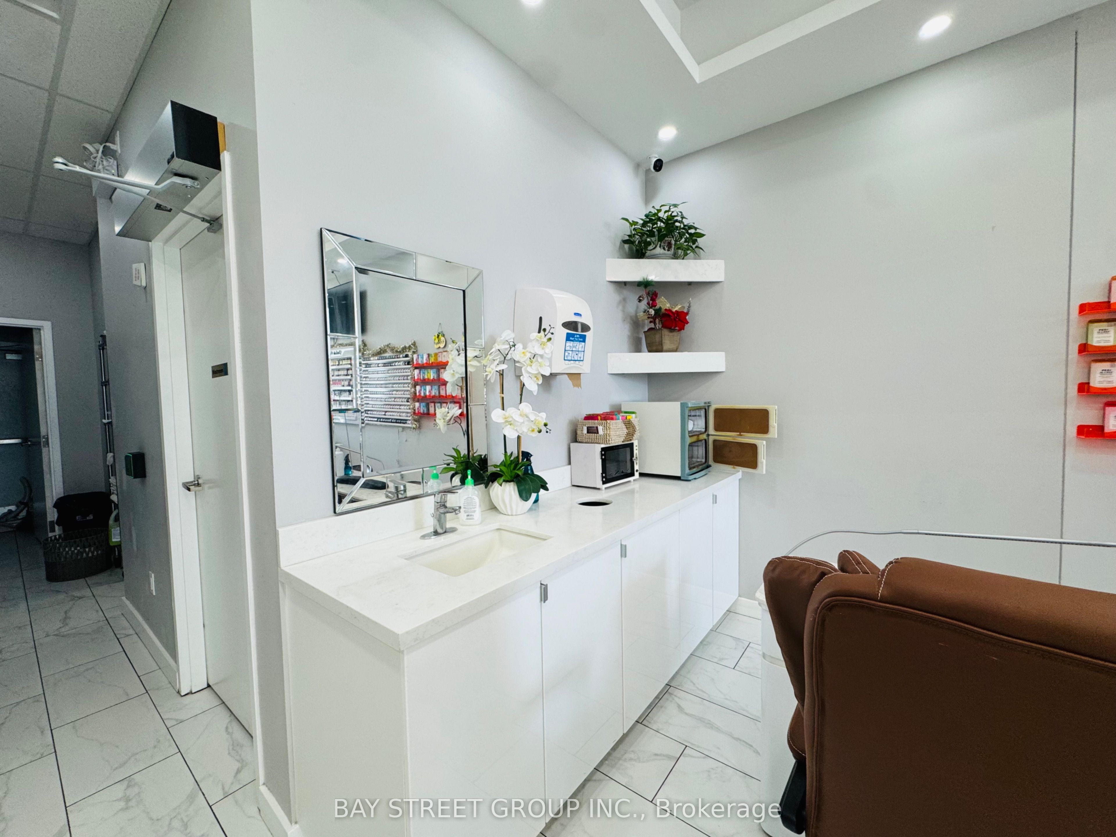 617 Cundles Road Property Photo 18