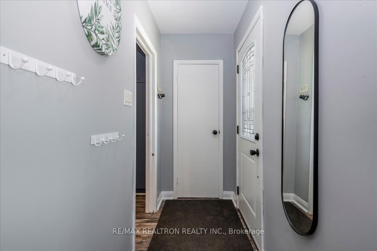 467 Irwin Street Property Photo 3