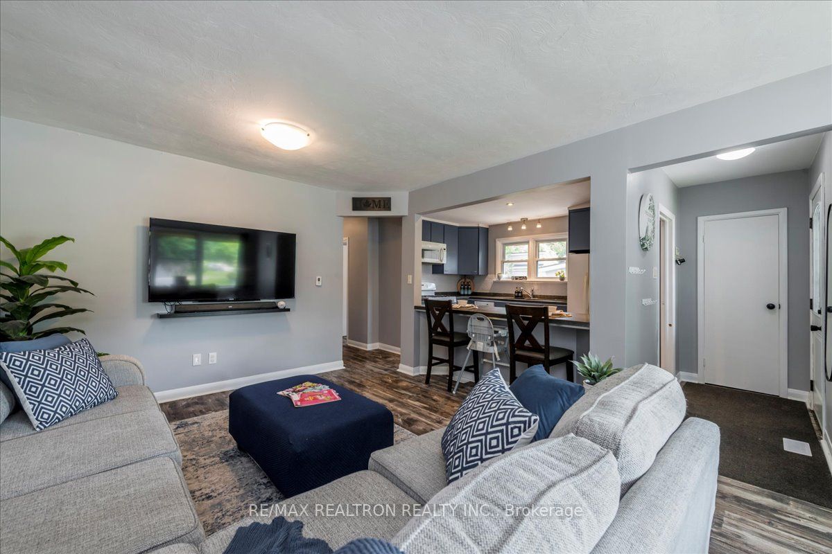 467 Irwin Street Property Photo 7
