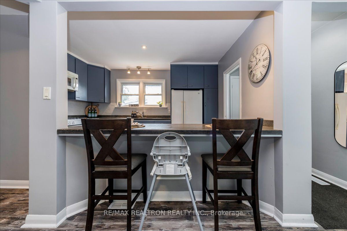 467 Irwin Street Property Photo 8